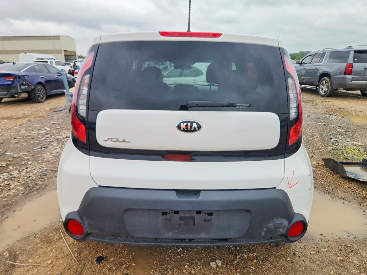 2015 Kia Soul Base White vin: KNDJN2A26F7147375