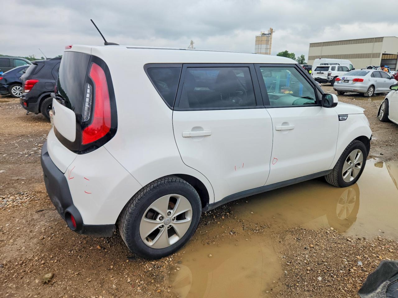 2015 Kia Soul Base White vin: KNDJN2A26F7147375