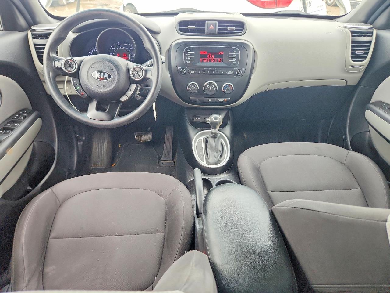 2015 Kia Soul Base White vin: KNDJN2A26F7147375