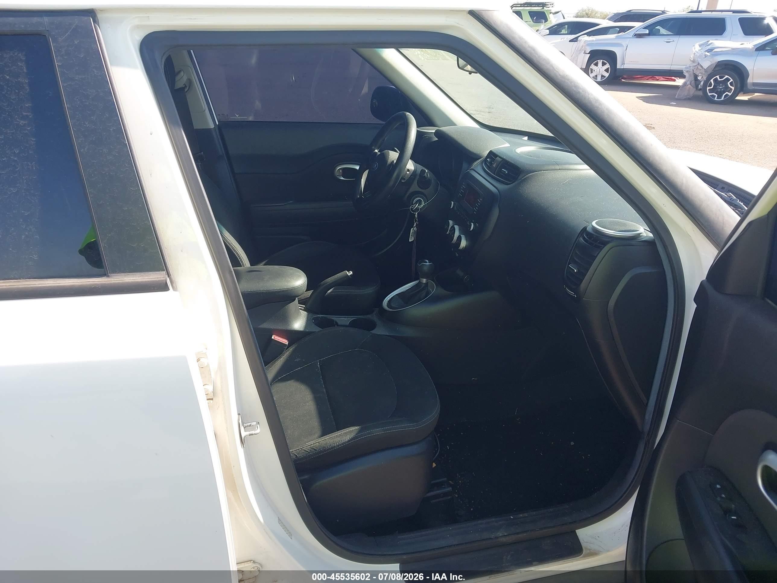 2015 Kia Soul   White vin: KNDJN2A26F7149532