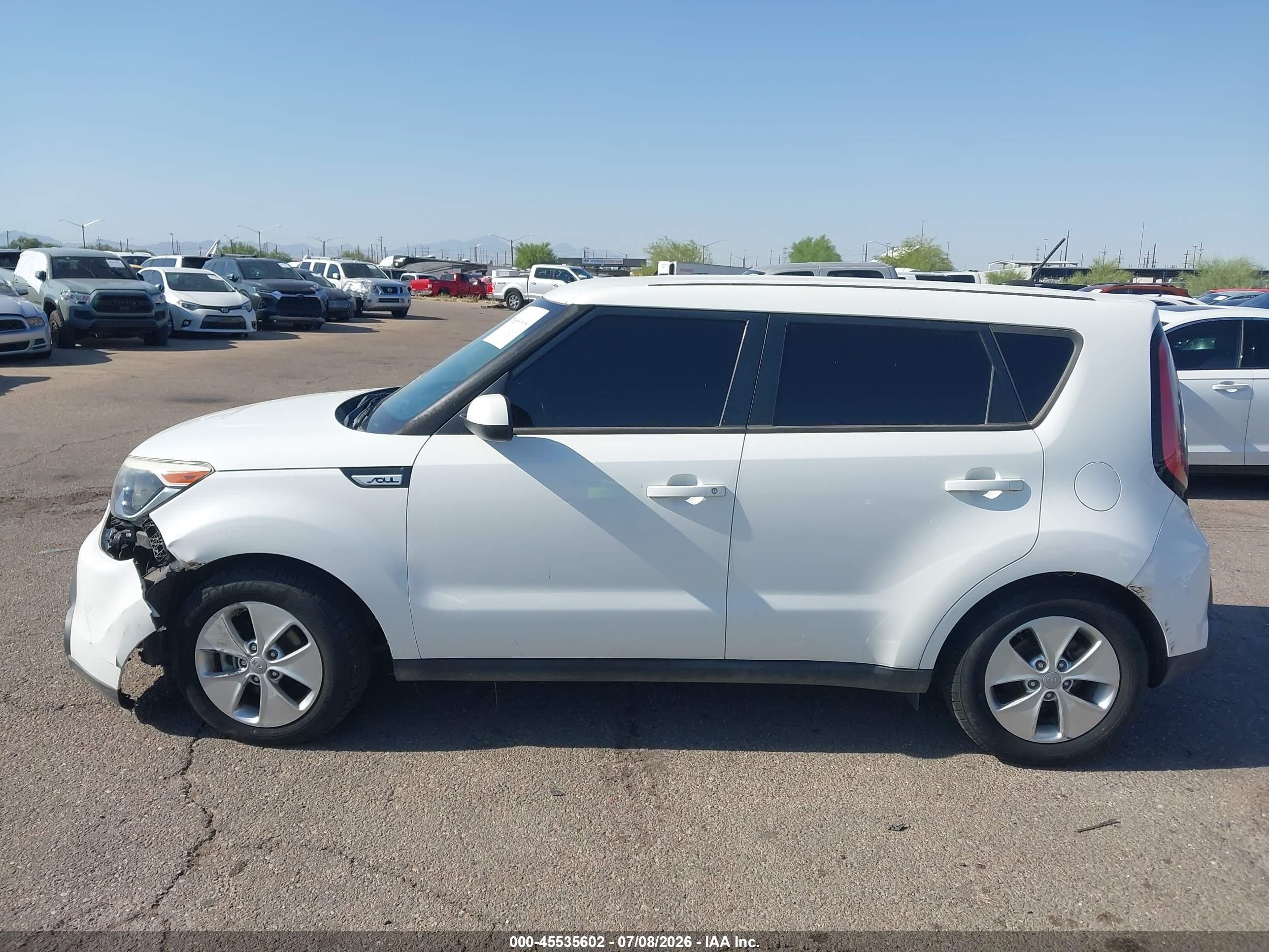 2015 Kia Soul   White vin: KNDJN2A26F7149532
