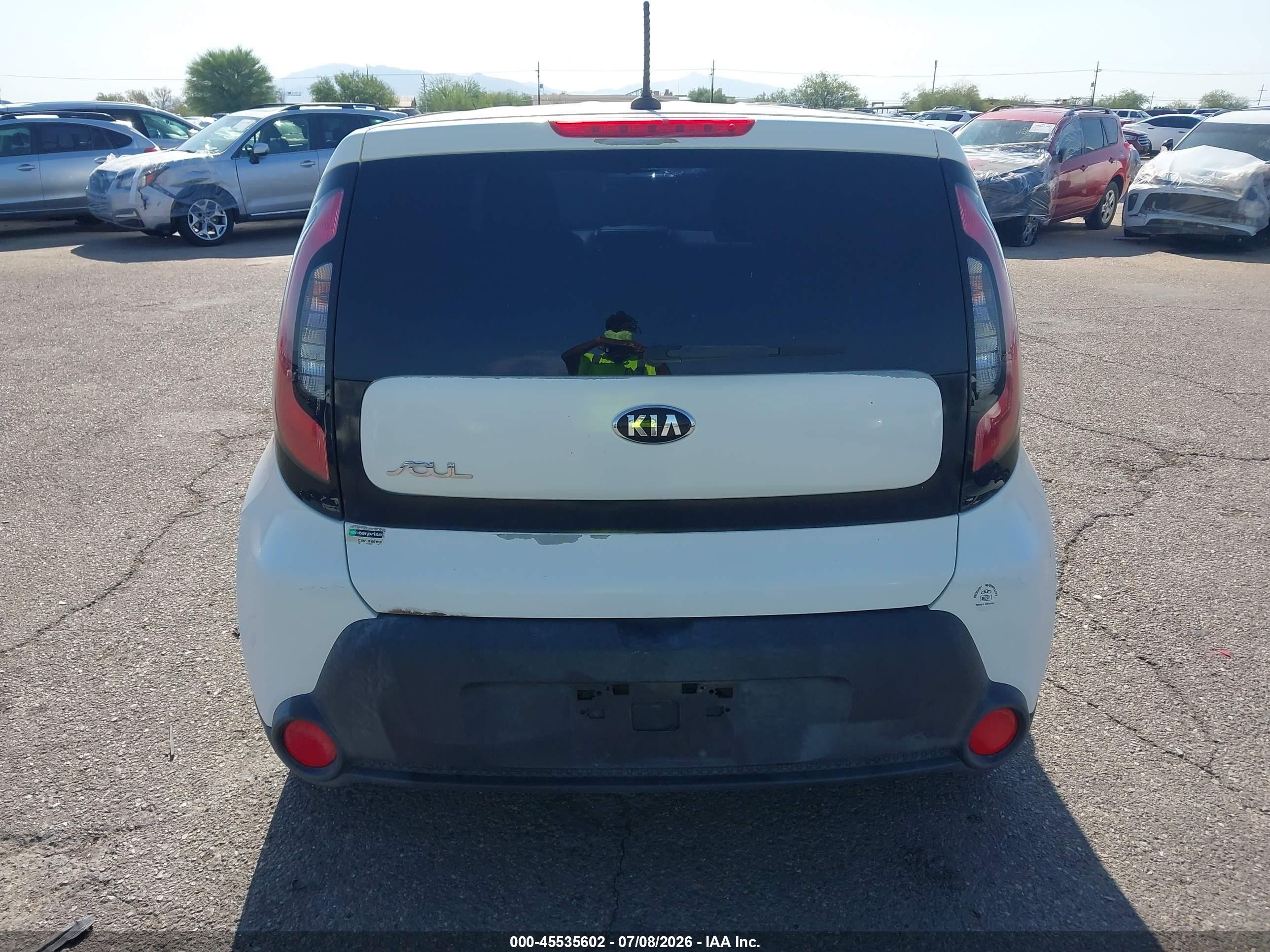 2015 Kia Soul   White vin: KNDJN2A26F7149532