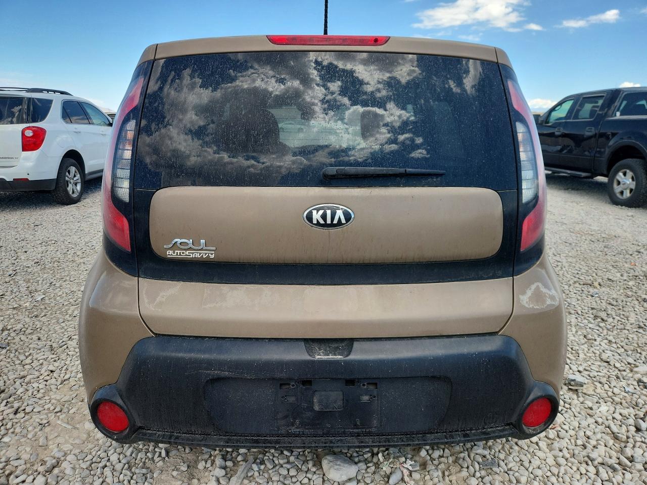 2015 Kia Soul Base Tan vin: KNDJN2A26F7170140