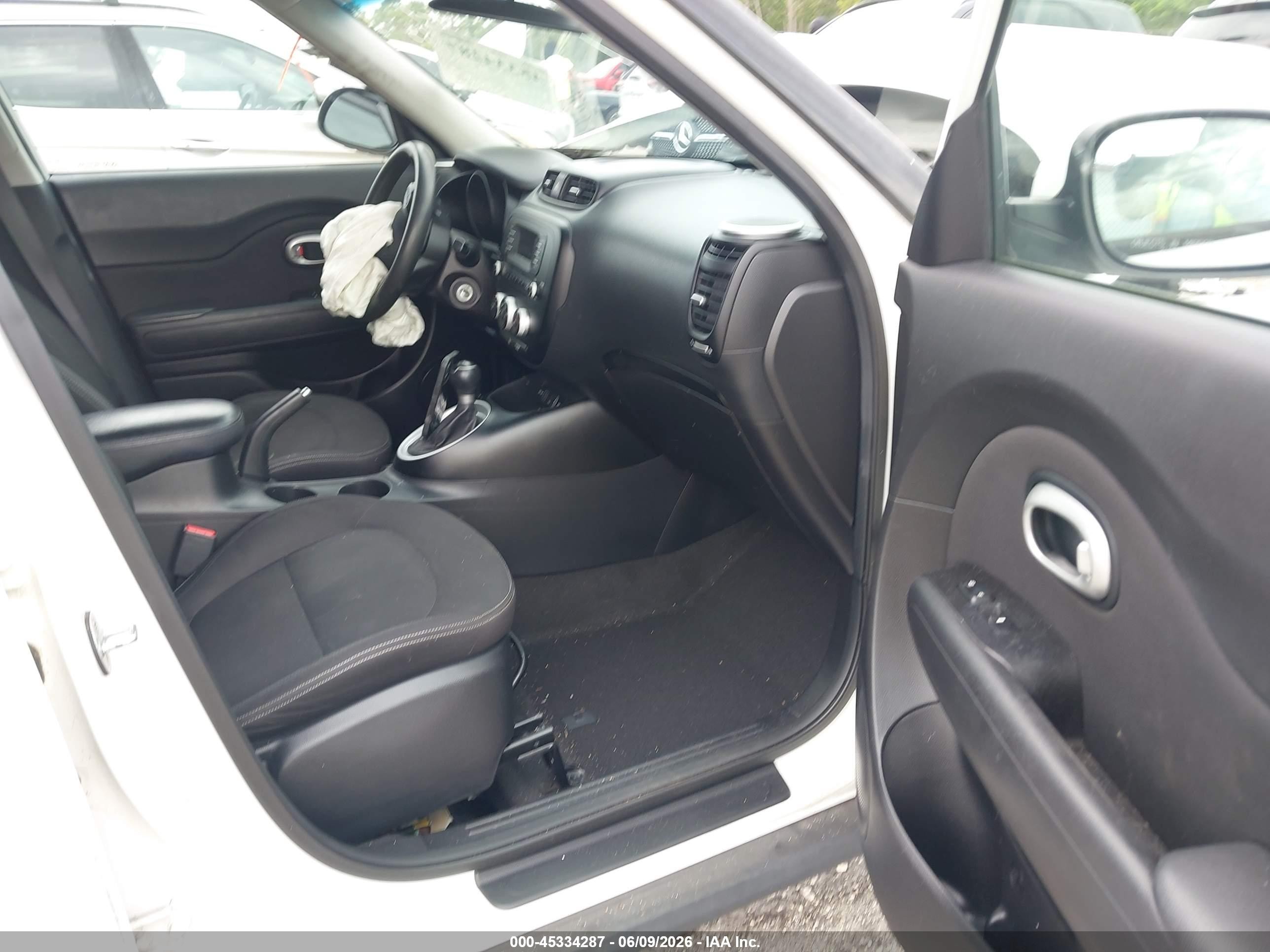 2015 Kia Soul   Белый vin: KNDJN2A26F7223385