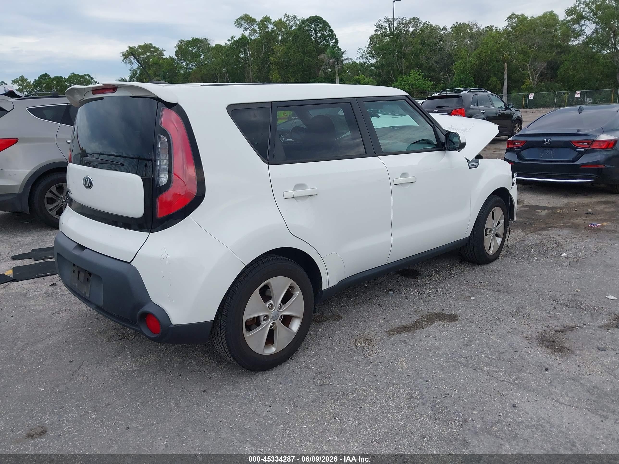 2015 Kia Soul   Белый vin: KNDJN2A26F7223385