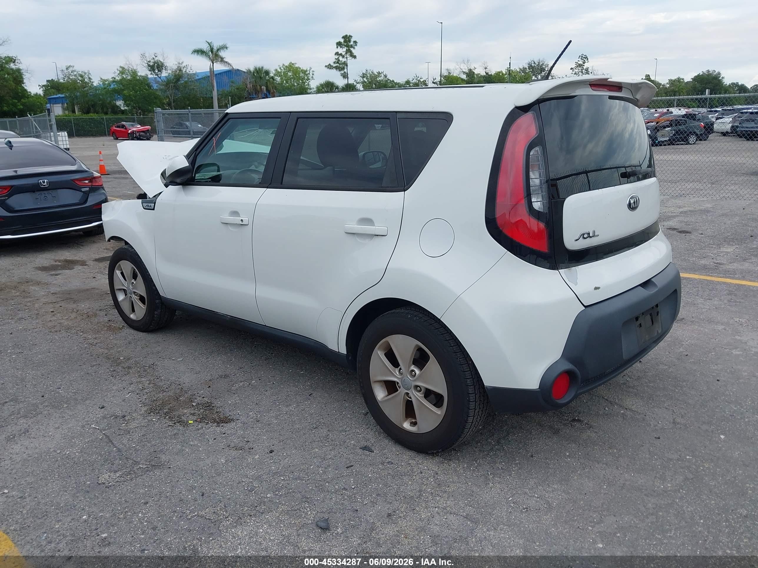 2015 Kia Soul   Белый vin: KNDJN2A26F7223385