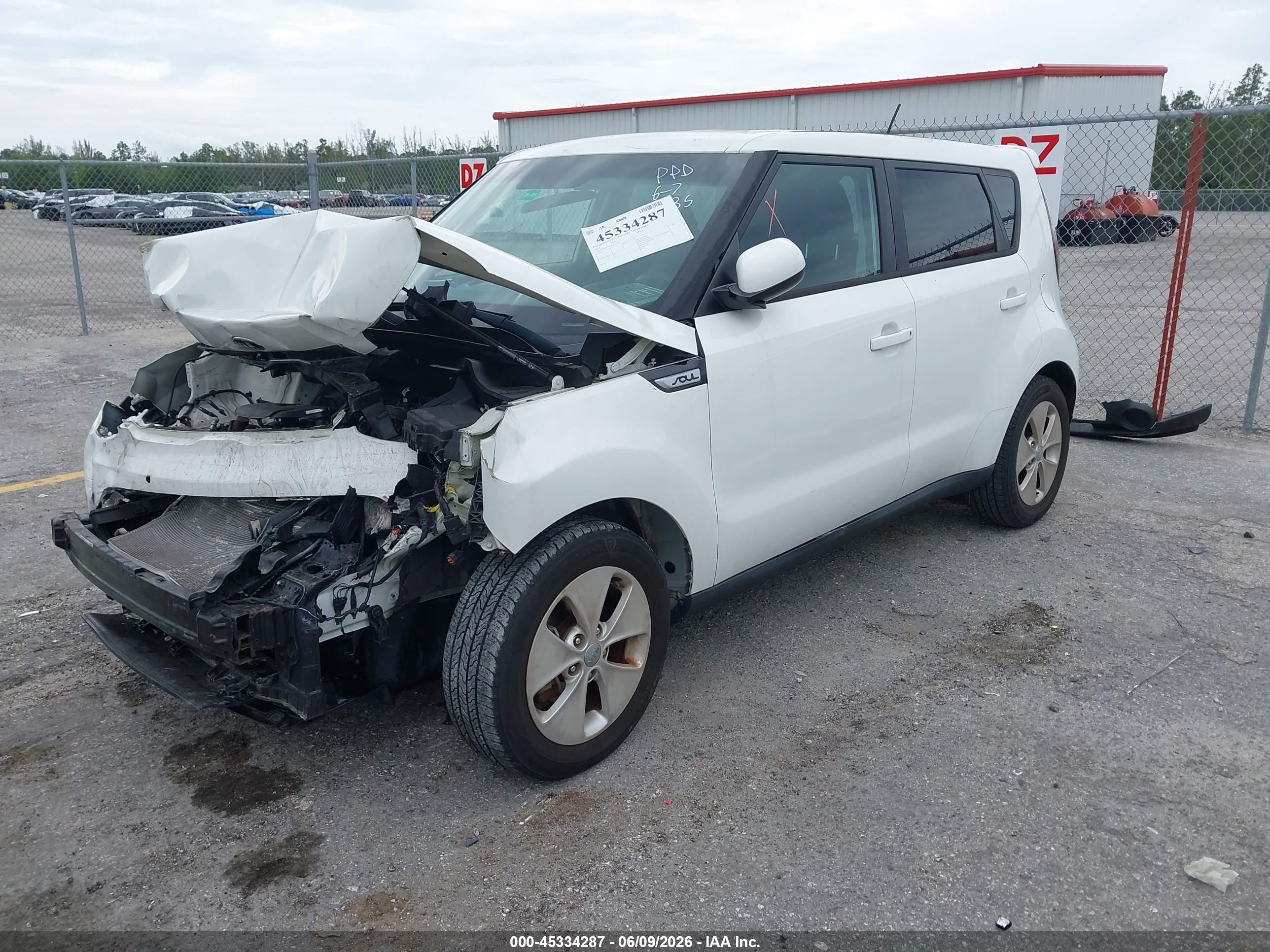 2015 Kia Soul   Белый vin: KNDJN2A26F7223385