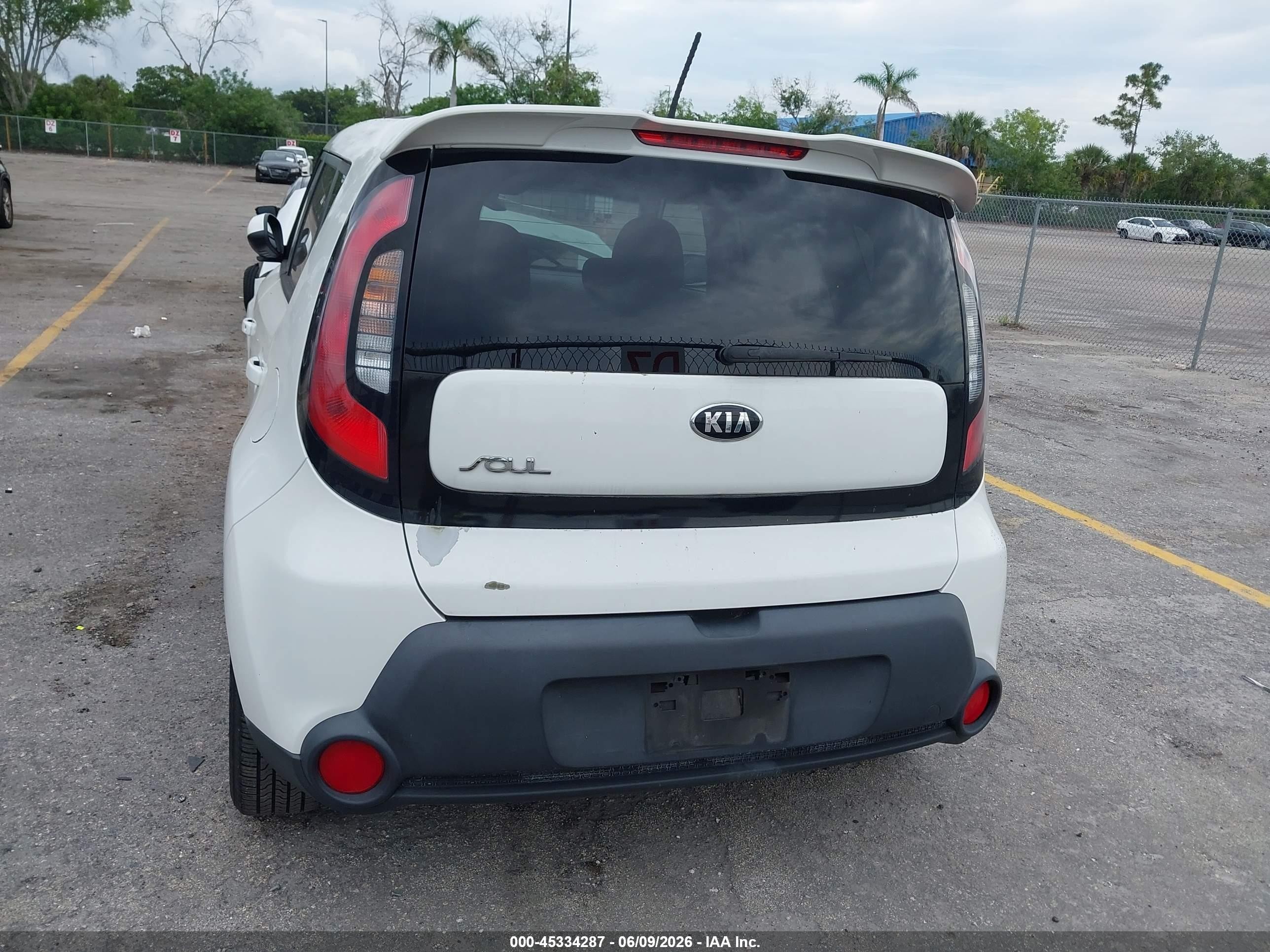 2015 Kia Soul   Белый vin: KNDJN2A26F7223385