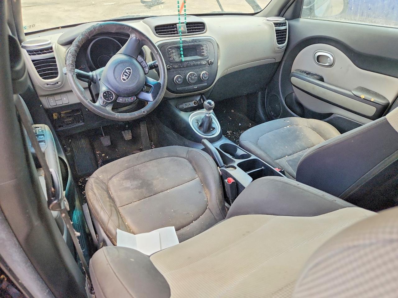 2015 Kia Soul Base Черный vin: KNDJN2A26F7225962