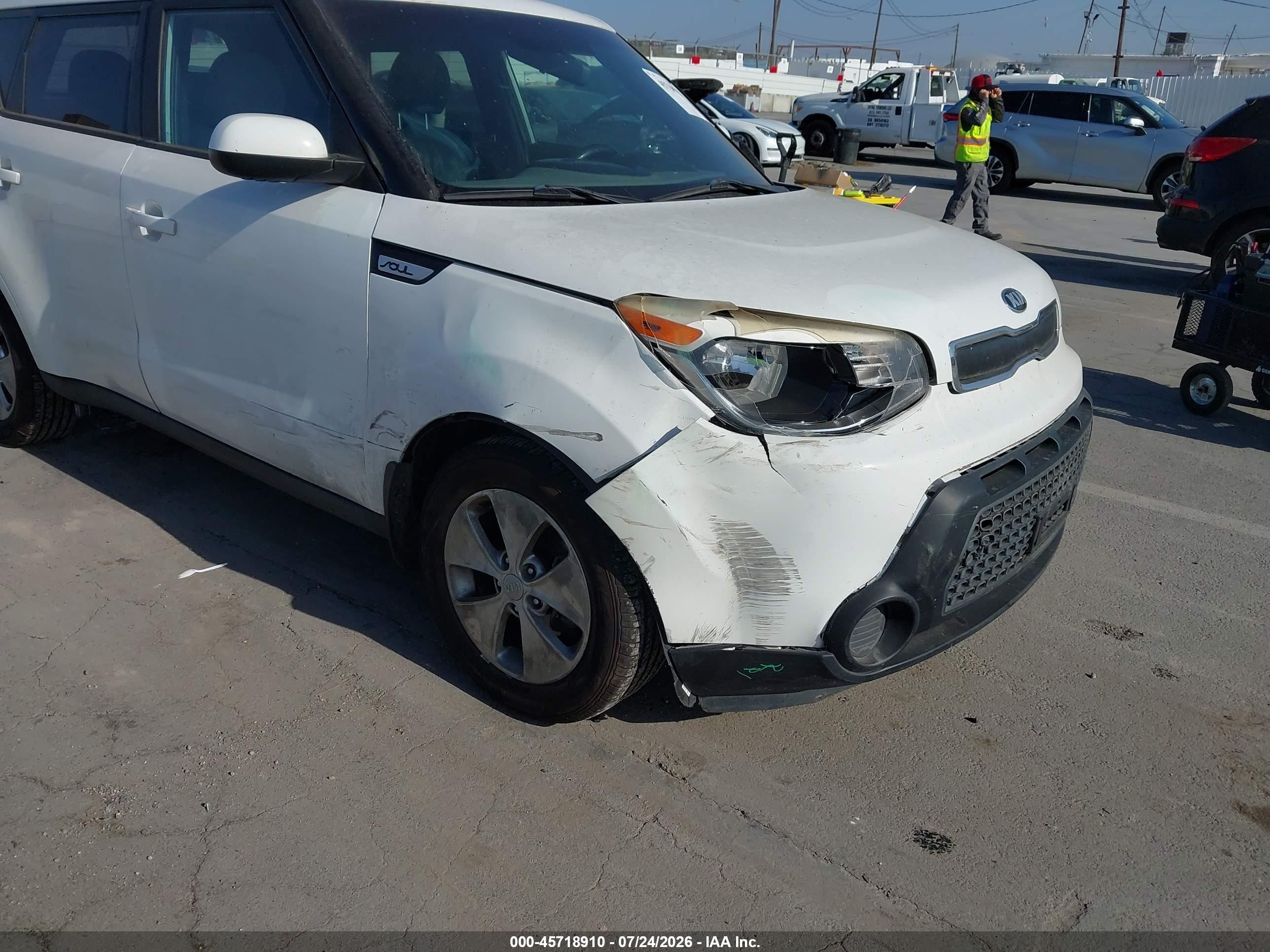 2015 Kia Soul   White vin: KNDJN2A26F7774948
