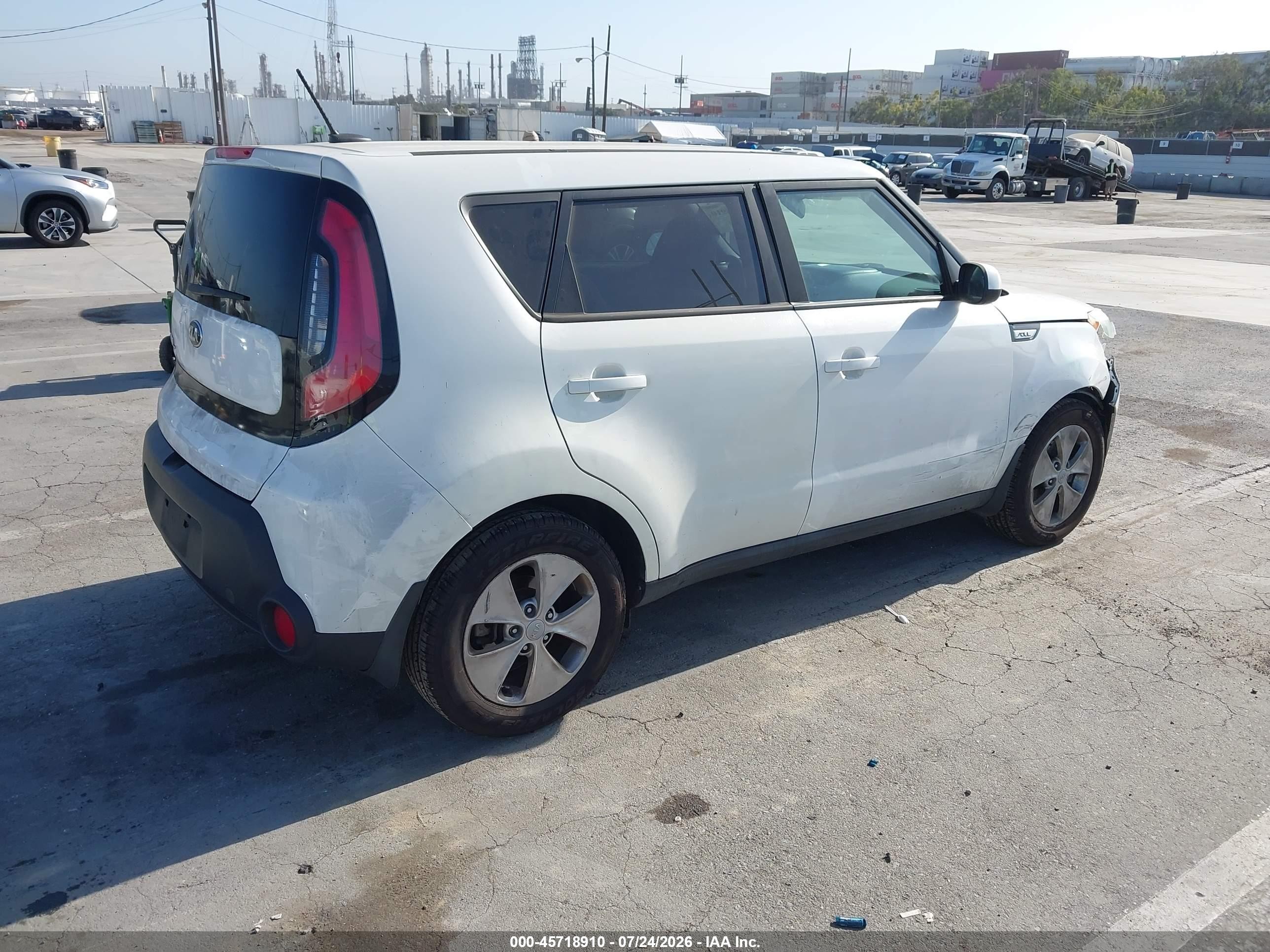 2015 Kia Soul   White vin: KNDJN2A26F7774948