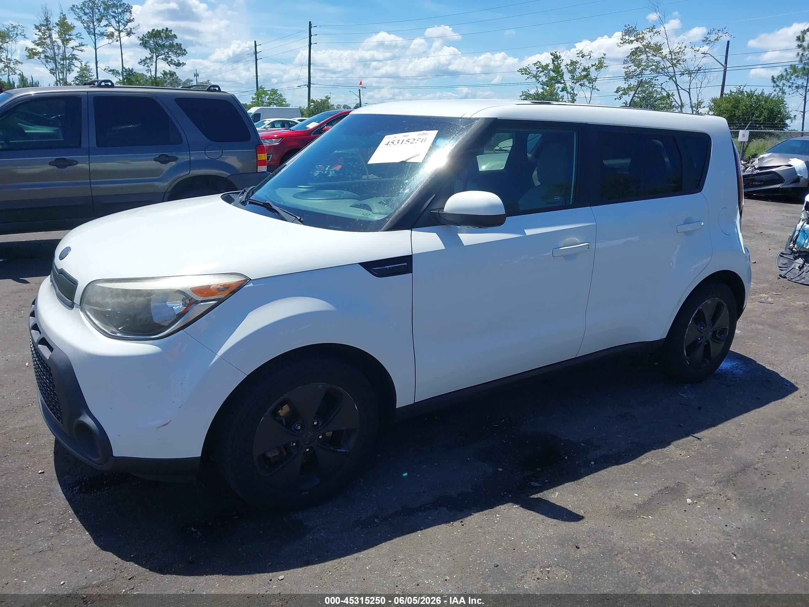 2015 Kia Soul   Белый vin: KNDJN2A26F7789546