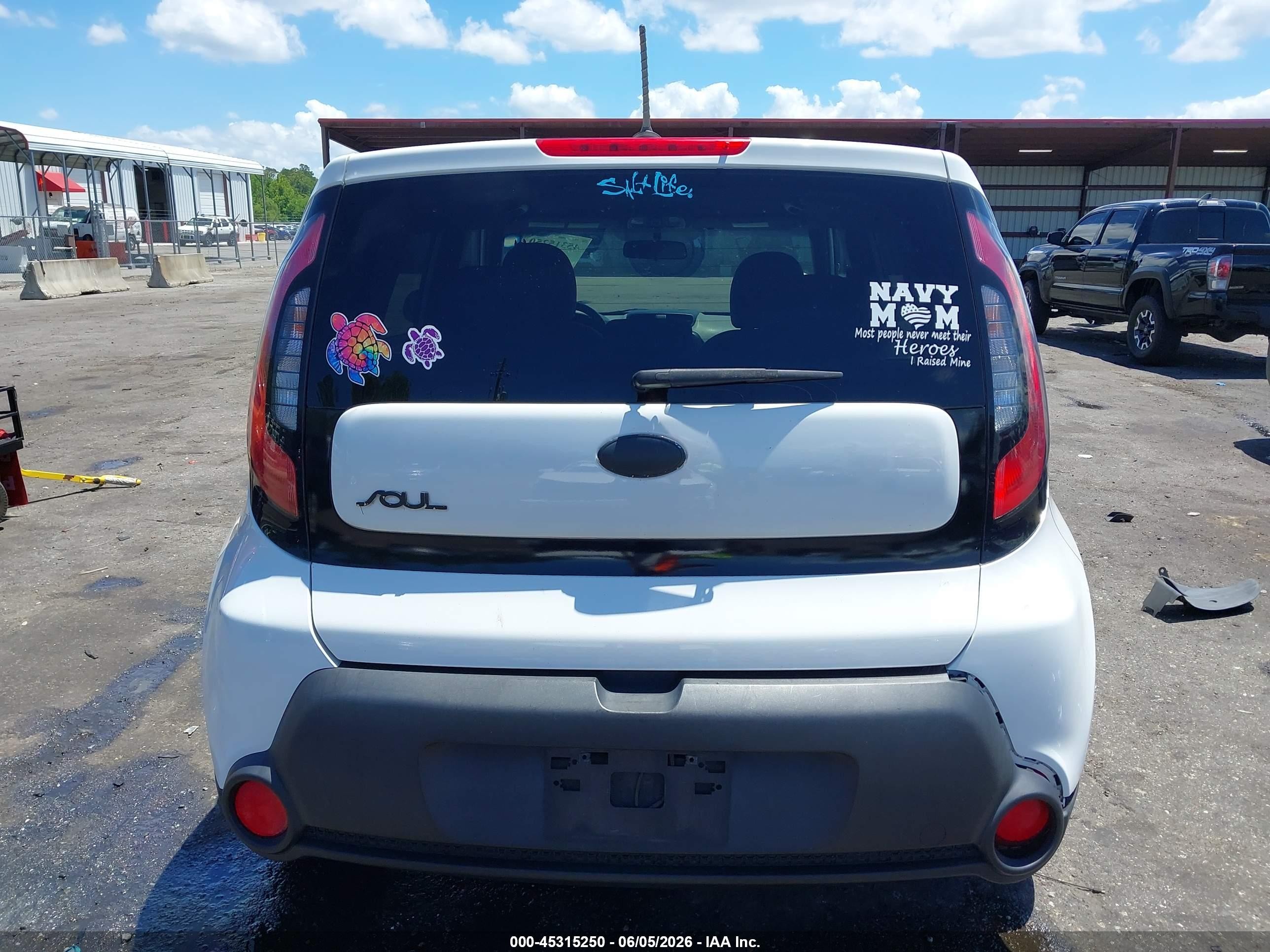 2015 Kia Soul   Белый vin: KNDJN2A26F7789546