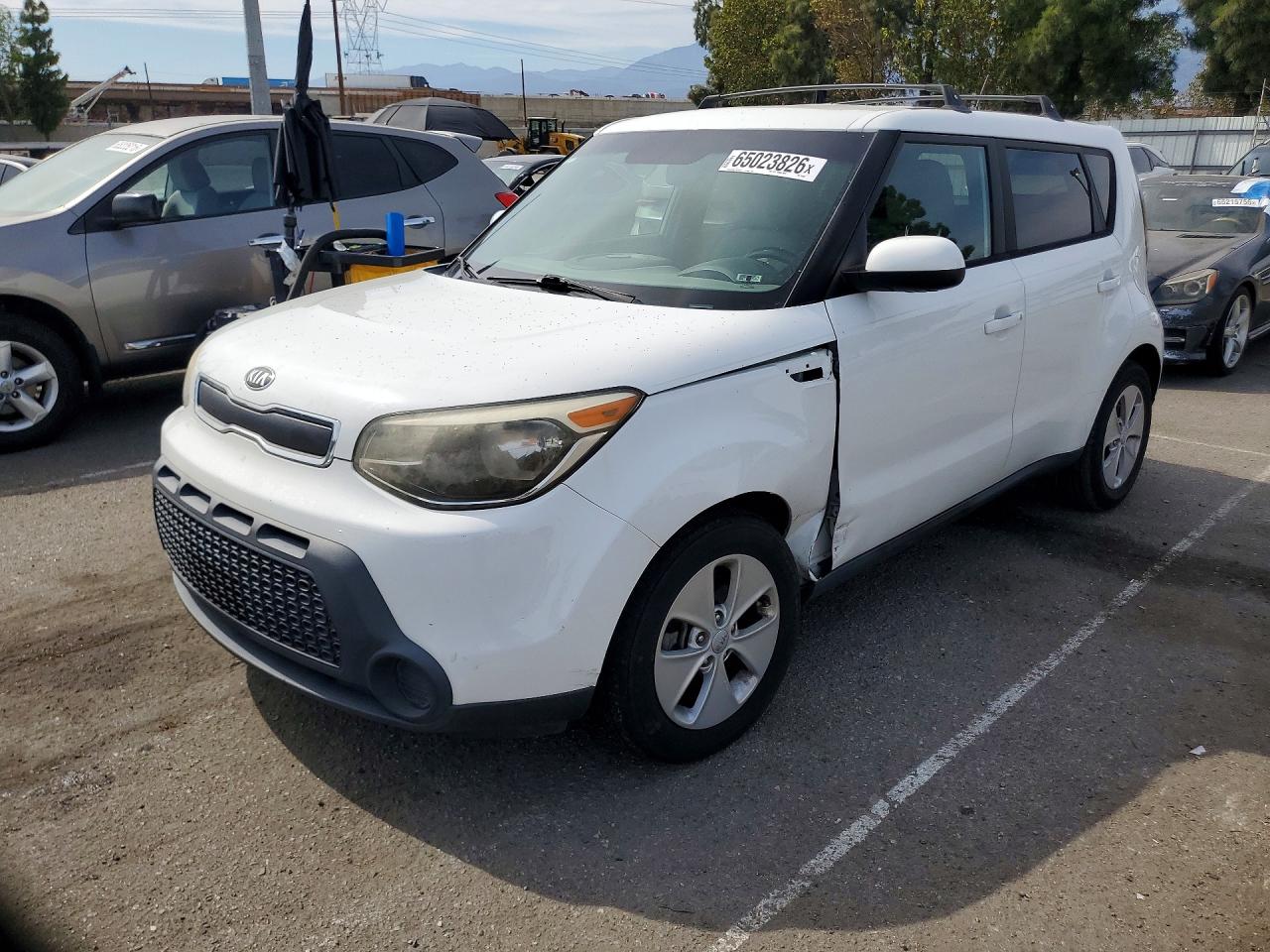 2015 Kia Soul Base Белый vin: KNDJN2A26F7793662
