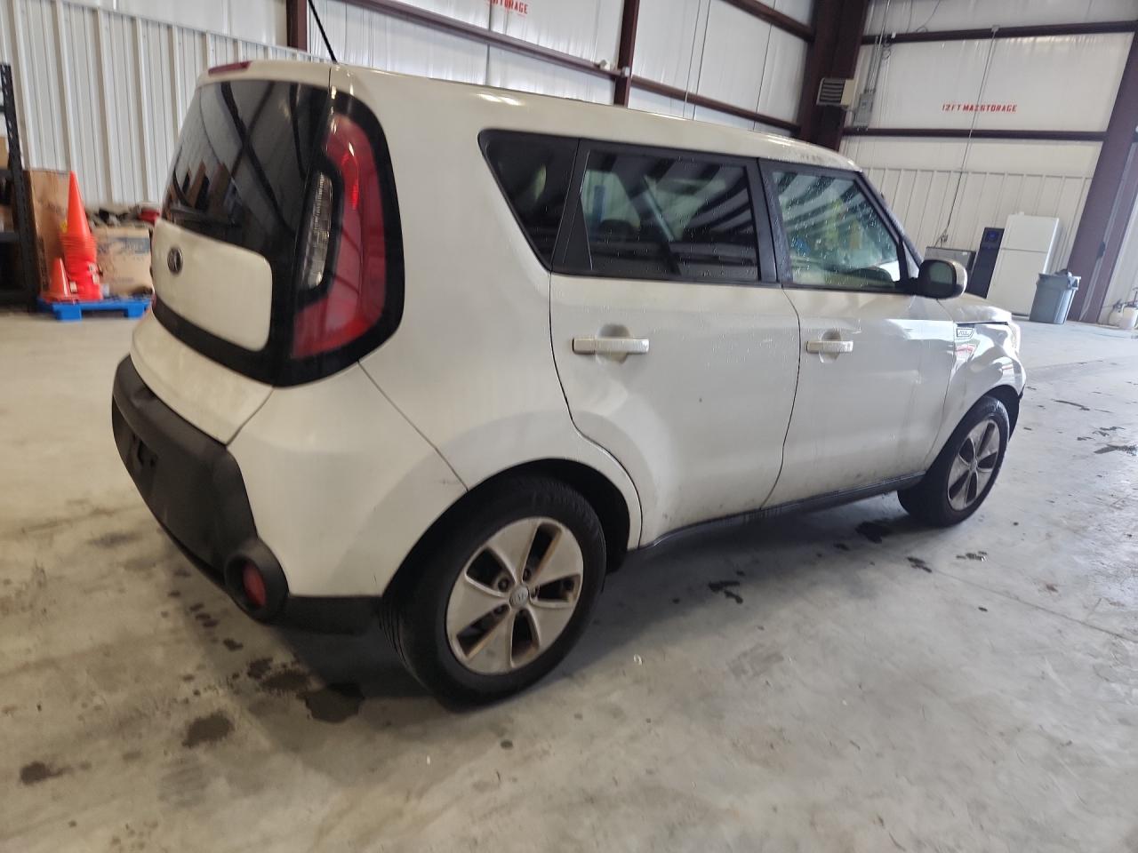 2015 Kia Soul Base White vin: KNDJN2A26F7797761