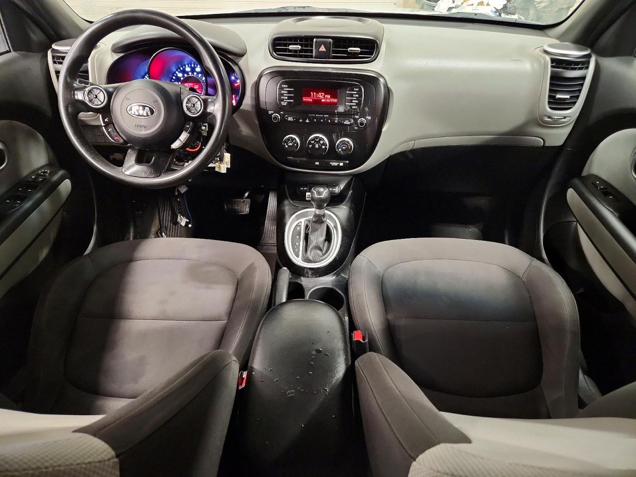 2015 Kia Soul Base Silver vin: KNDJN2A26F7815871