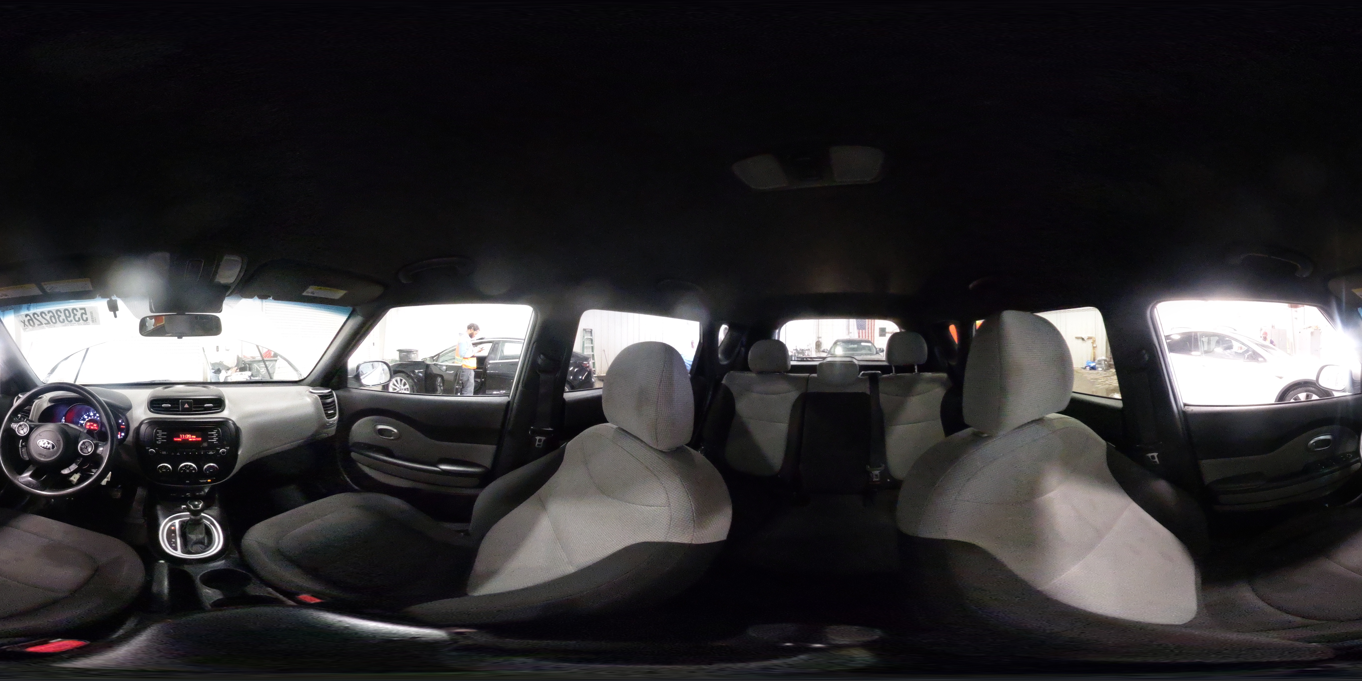 2015 Kia Soul Base Silver vin: KNDJN2A26F7815871