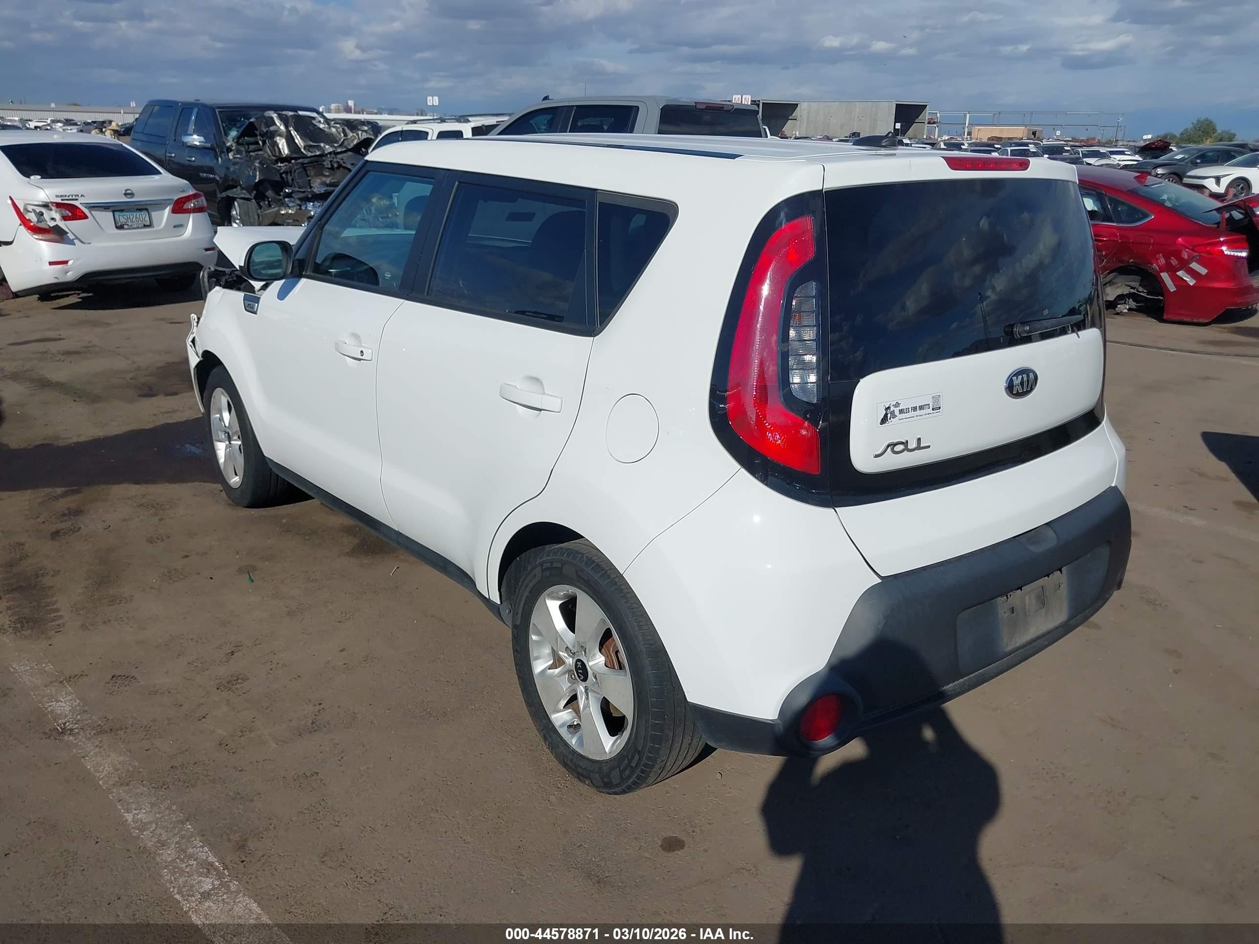 2016 Kia Soul   White vin: KNDJN2A26G7387723