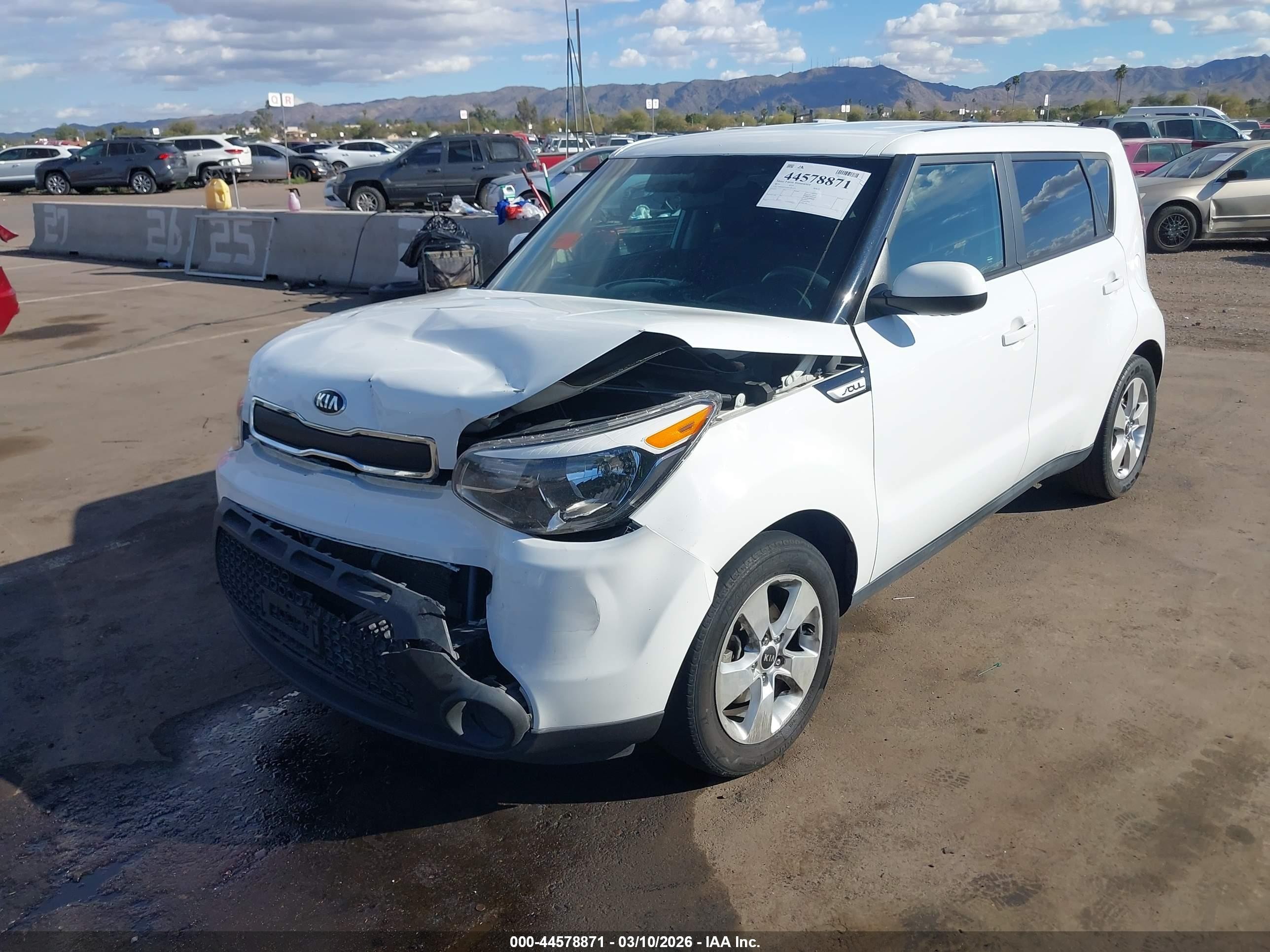 2016 Kia Soul   White vin: KNDJN2A26G7387723