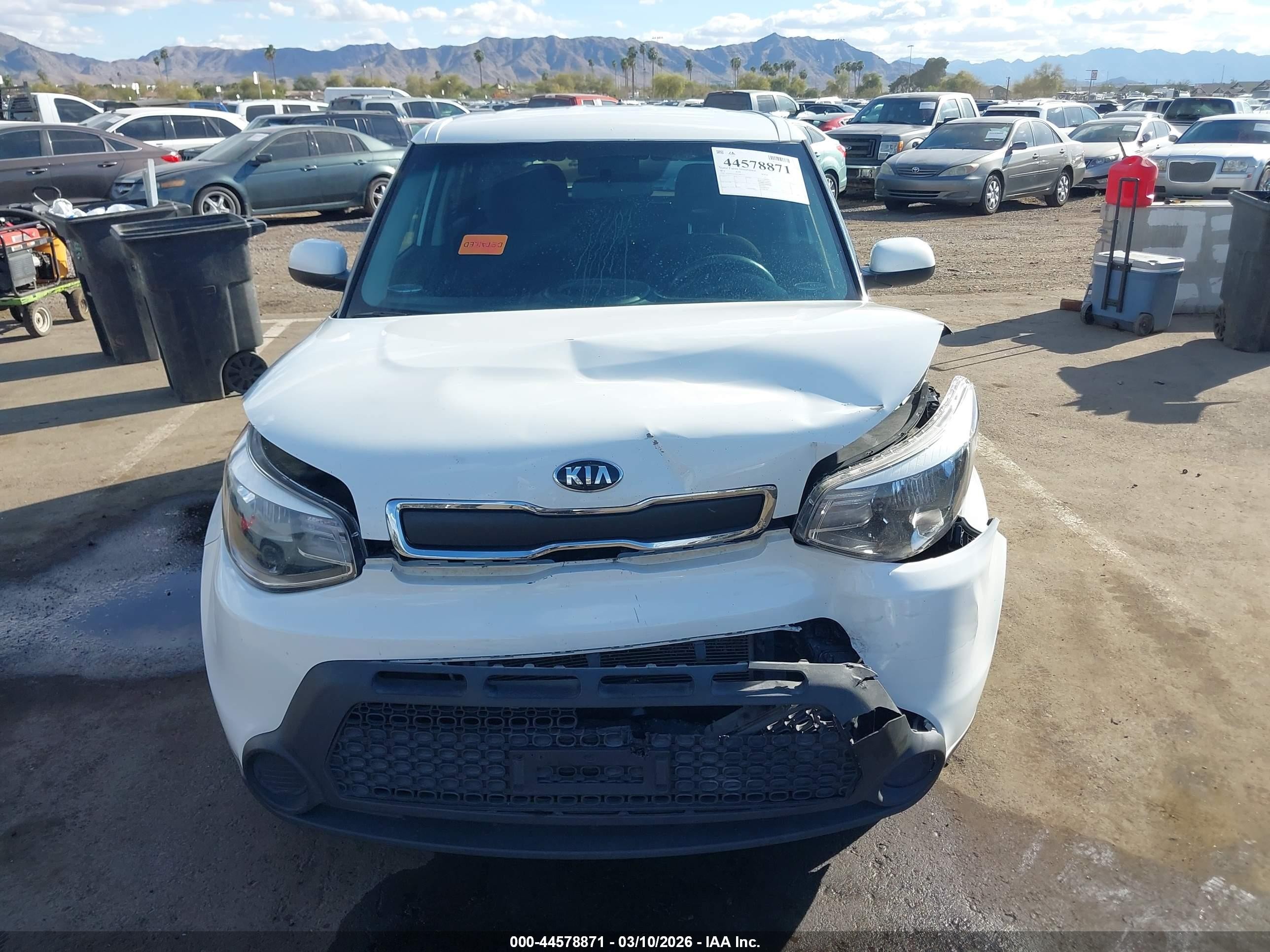 2016 Kia Soul   White vin: KNDJN2A26G7387723