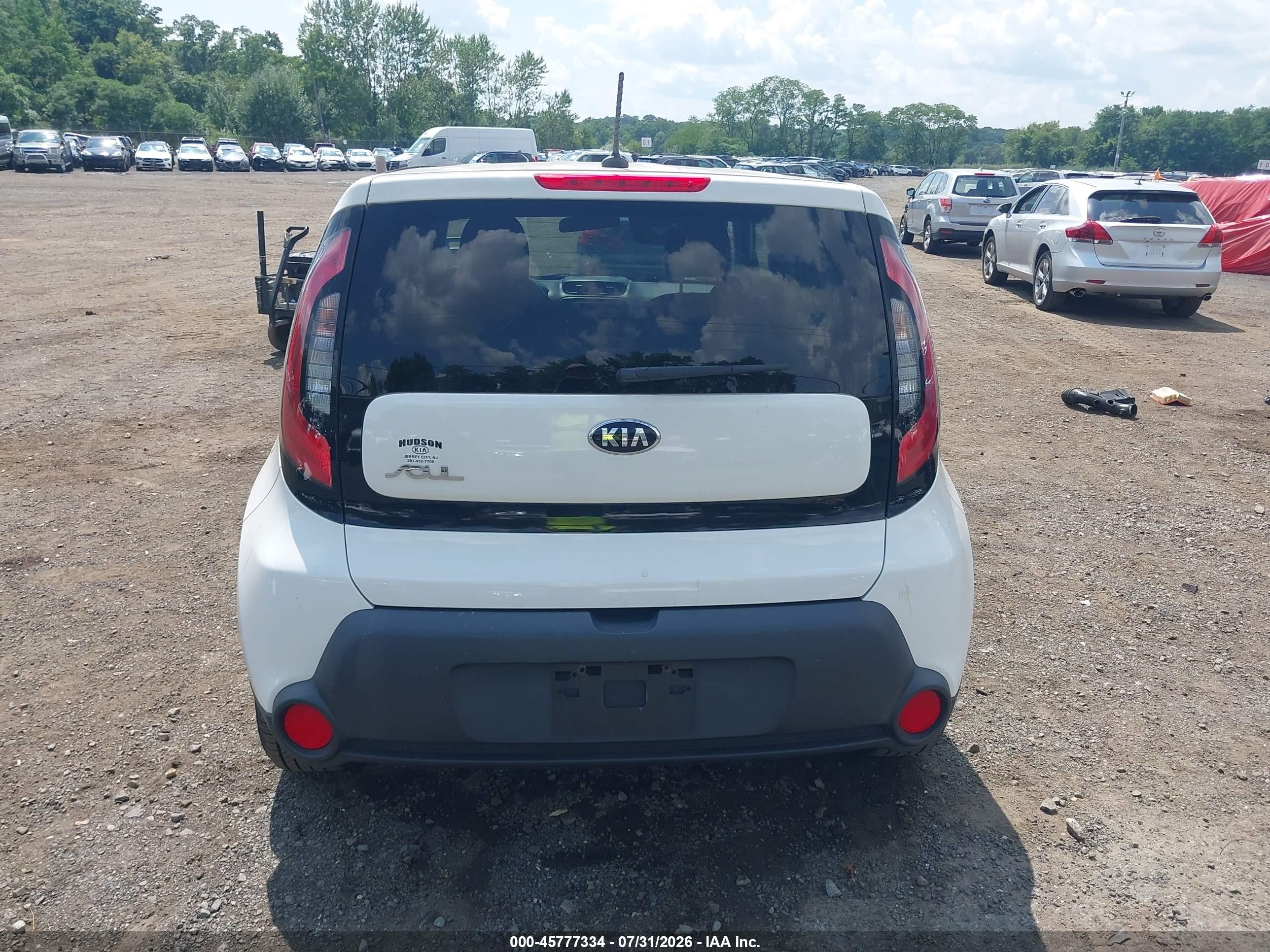 2014 Kia Soul   White vin: KNDJN2A27E7002246