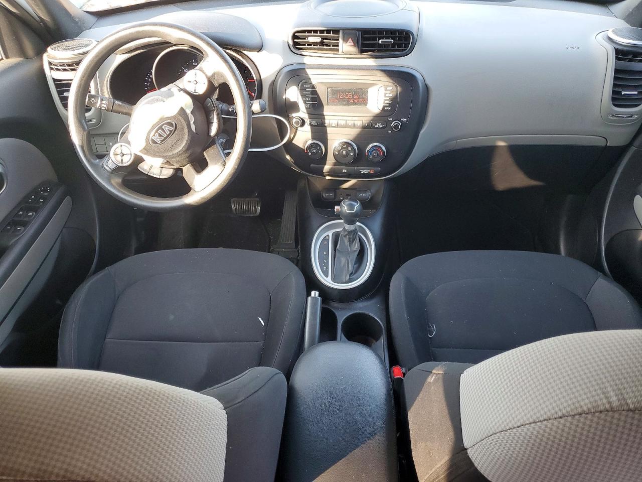 2014 Kia Soul Base White vin: KNDJN2A27E7002747