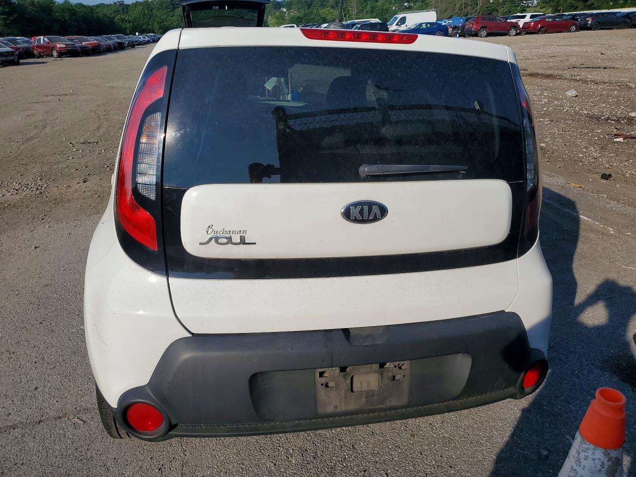 2014 Kia Soul Base White vin: KNDJN2A27E7002747