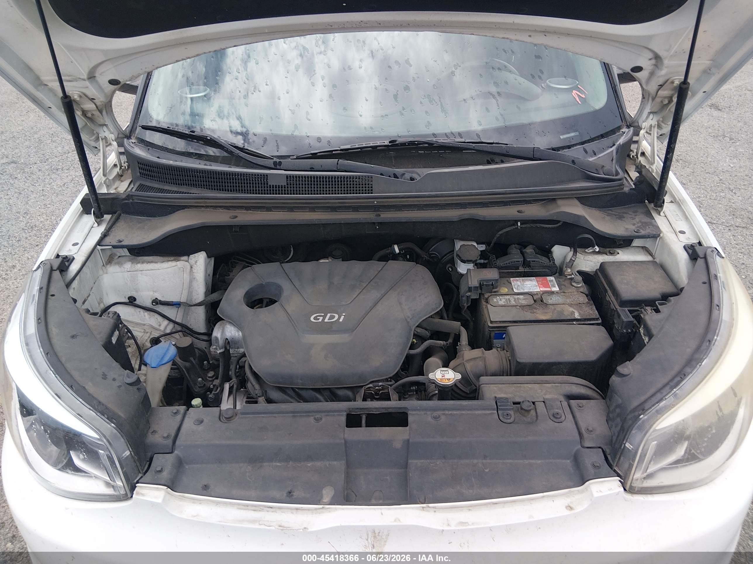 2014 Kia Soul   White vin: KNDJN2A27E7018575