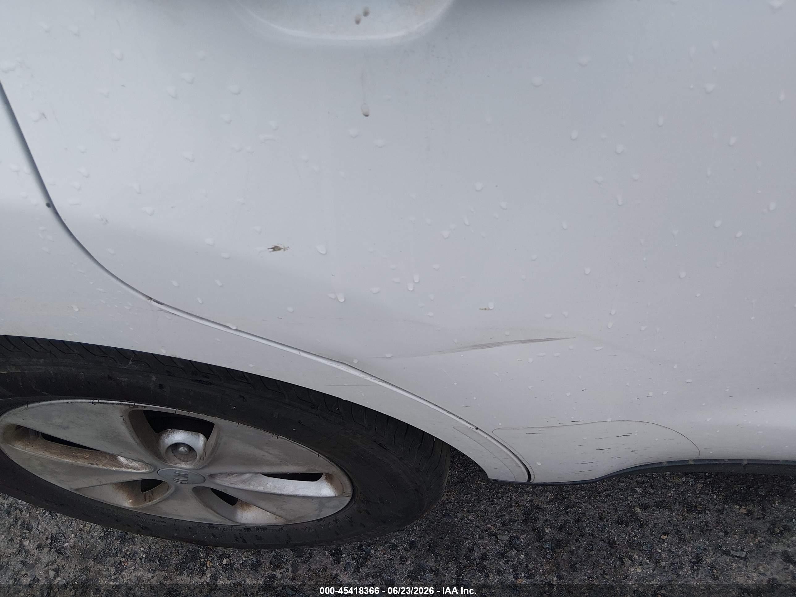 2014 Kia Soul   White vin: KNDJN2A27E7018575