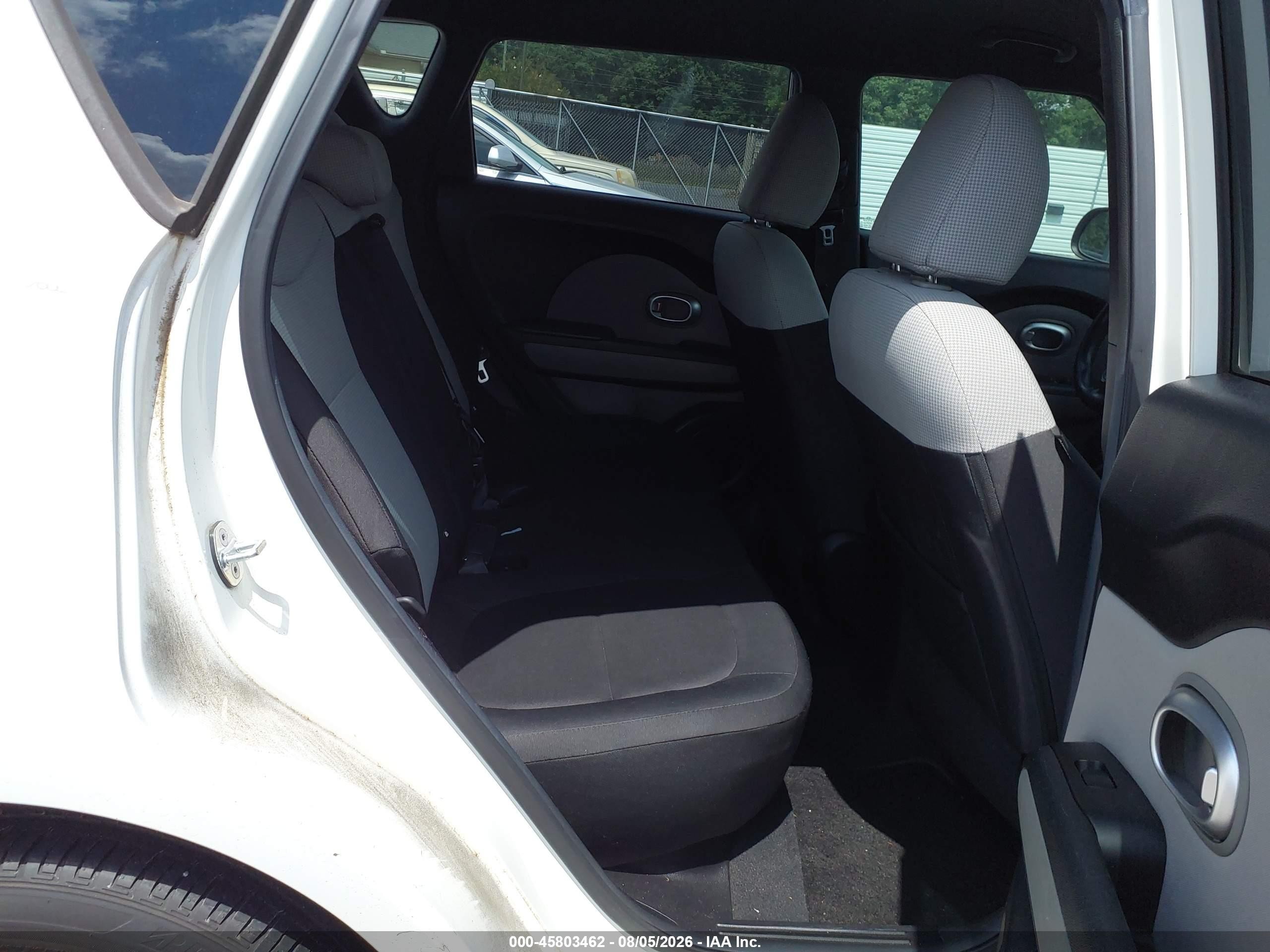 2014 Kia Soul   Белый vin: KNDJN2A27E7062897
