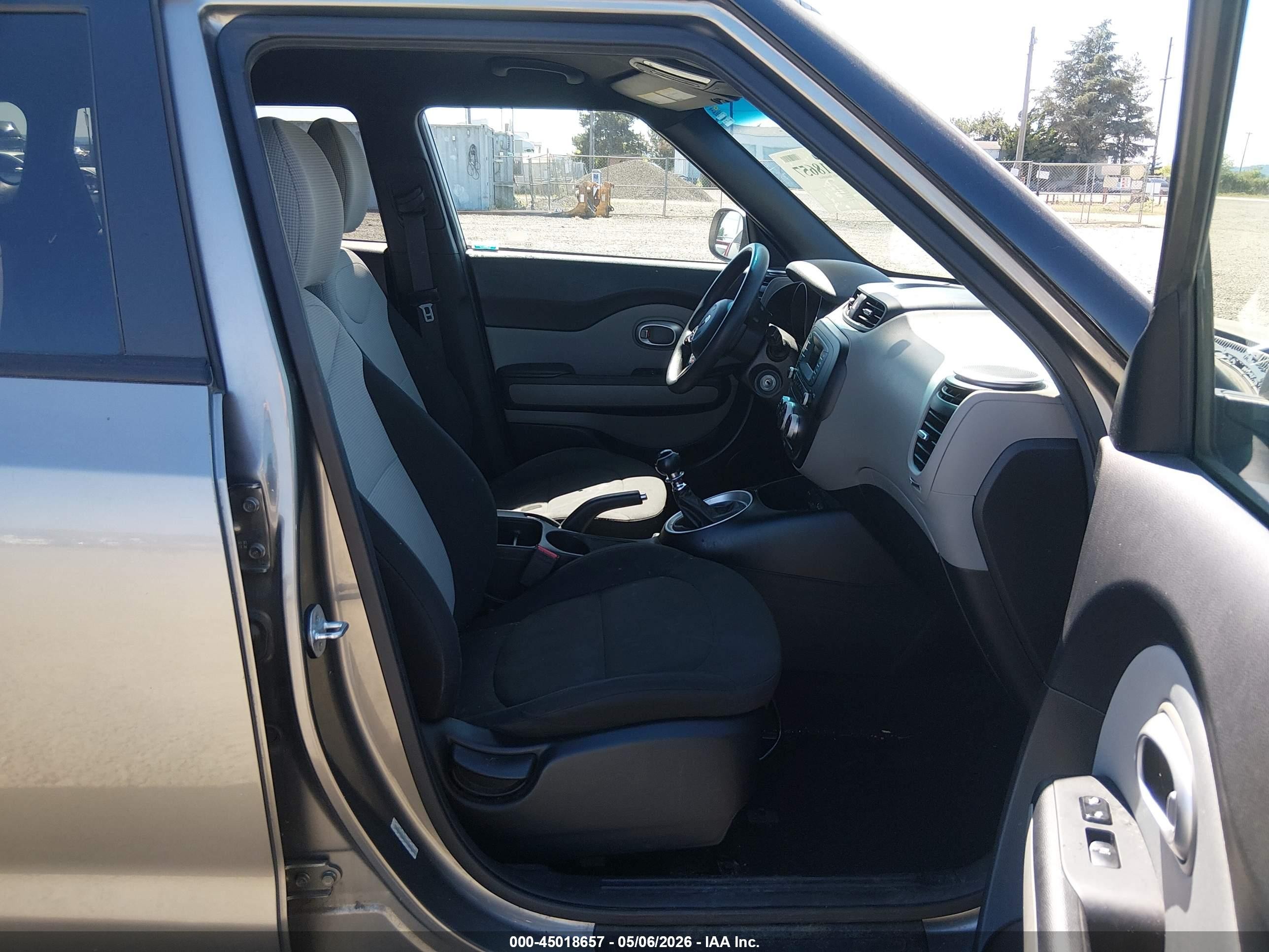 2014 Kia Soul   Gray vin: KNDJN2A27E7095284