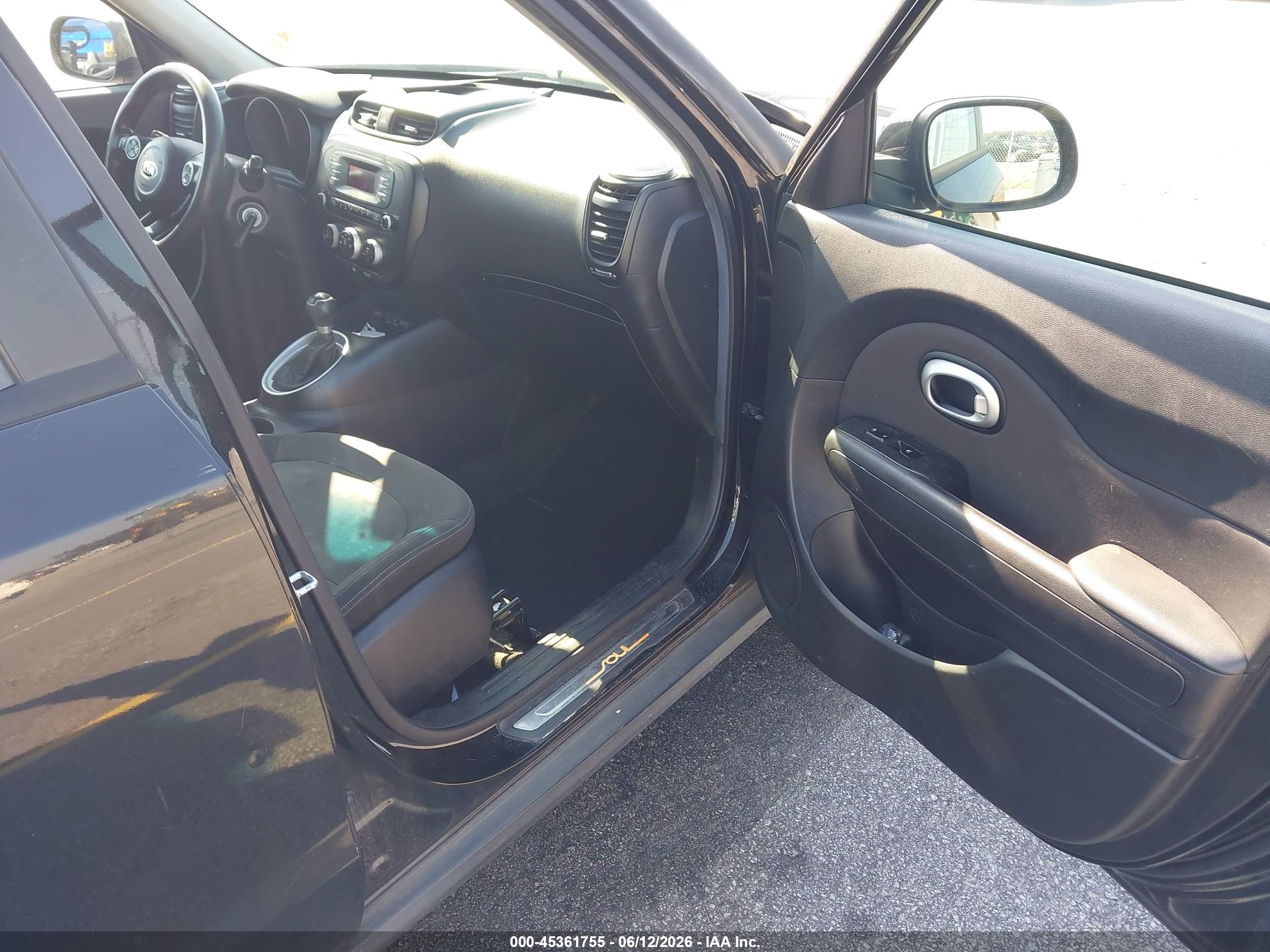 2014 Kia Soul   Black vin: KNDJN2A27E7104646