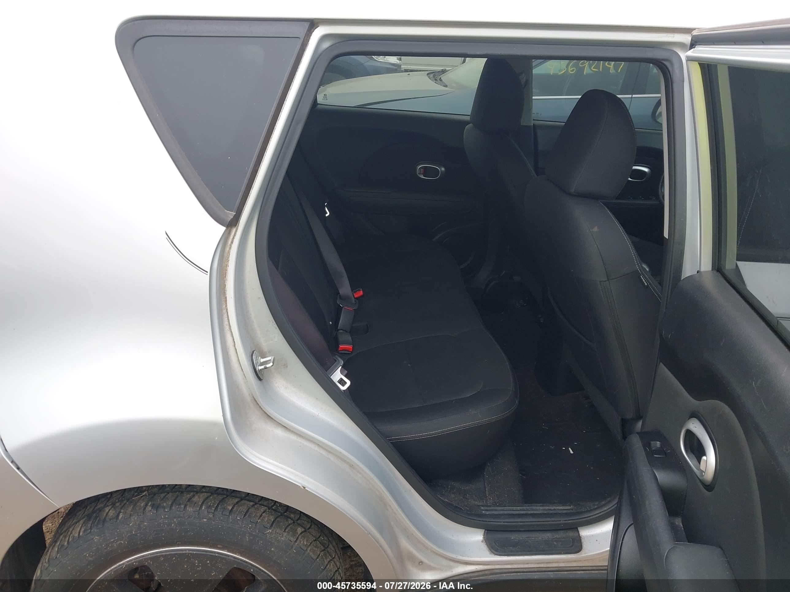 2014 Kia Soul   Silver vin: KNDJN2A27E7701165