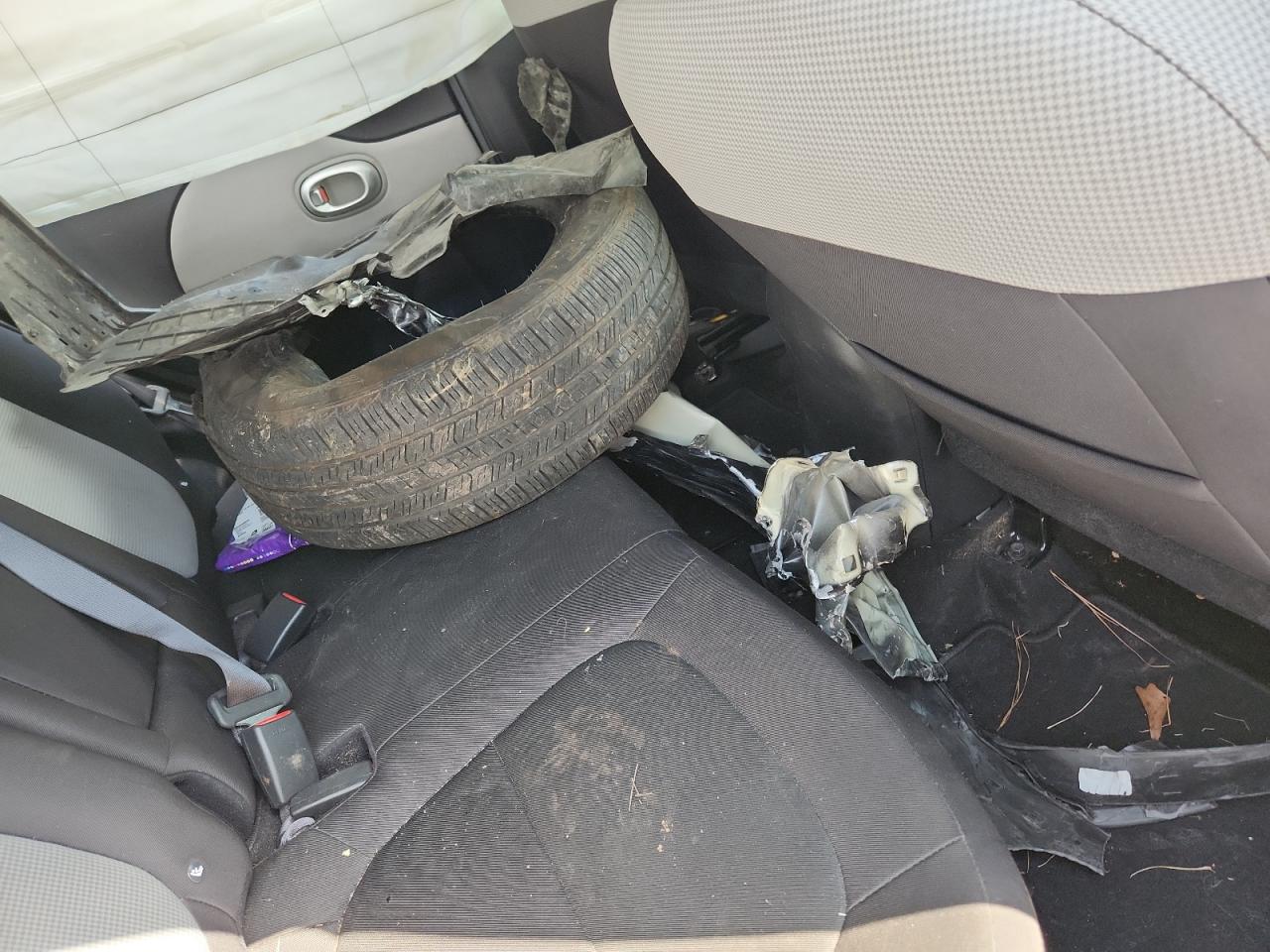 2014 Kia Soul Base Black vin: KNDJN2A27E7747451