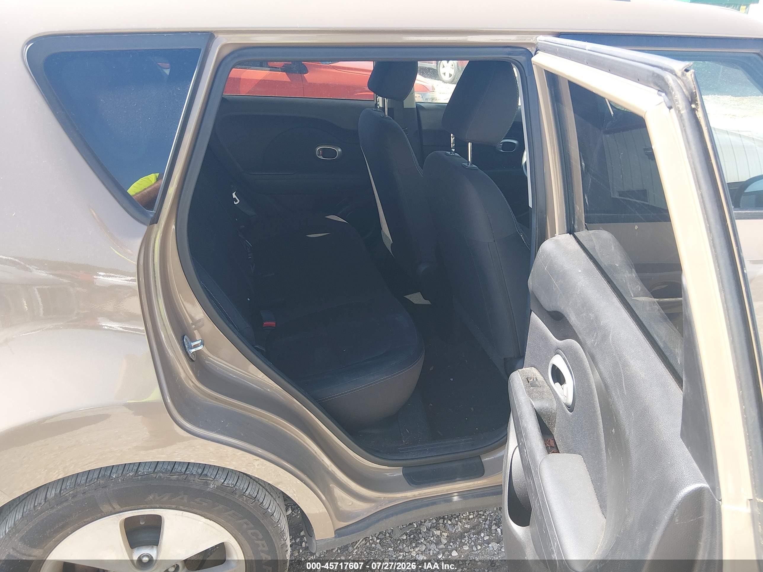 2015 Kia Soul   Brown vin: KNDJN2A27F7128592