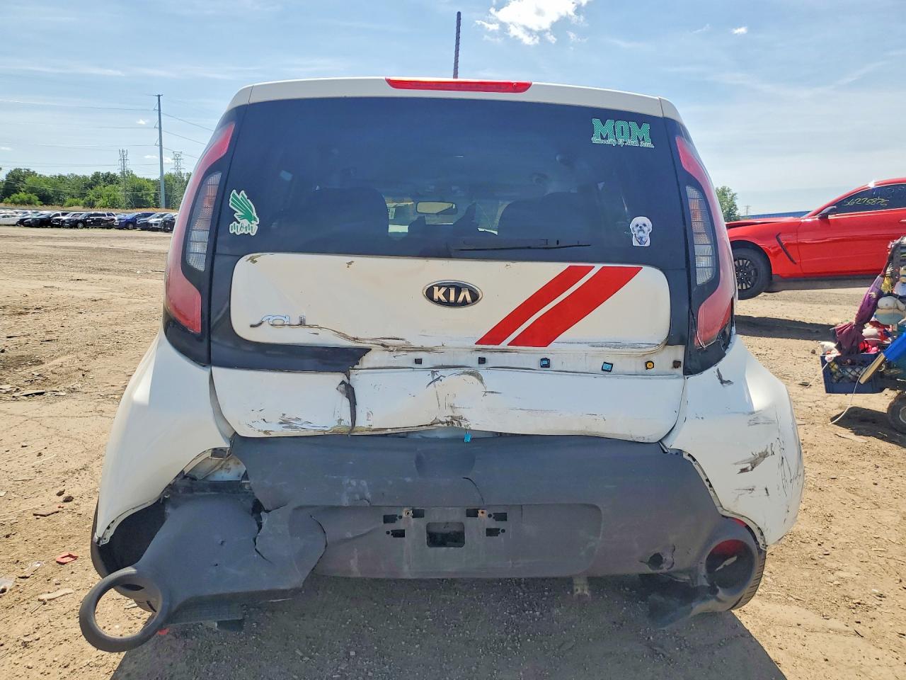 2015 Kia Soul Base White vin: KNDJN2A27F7130911