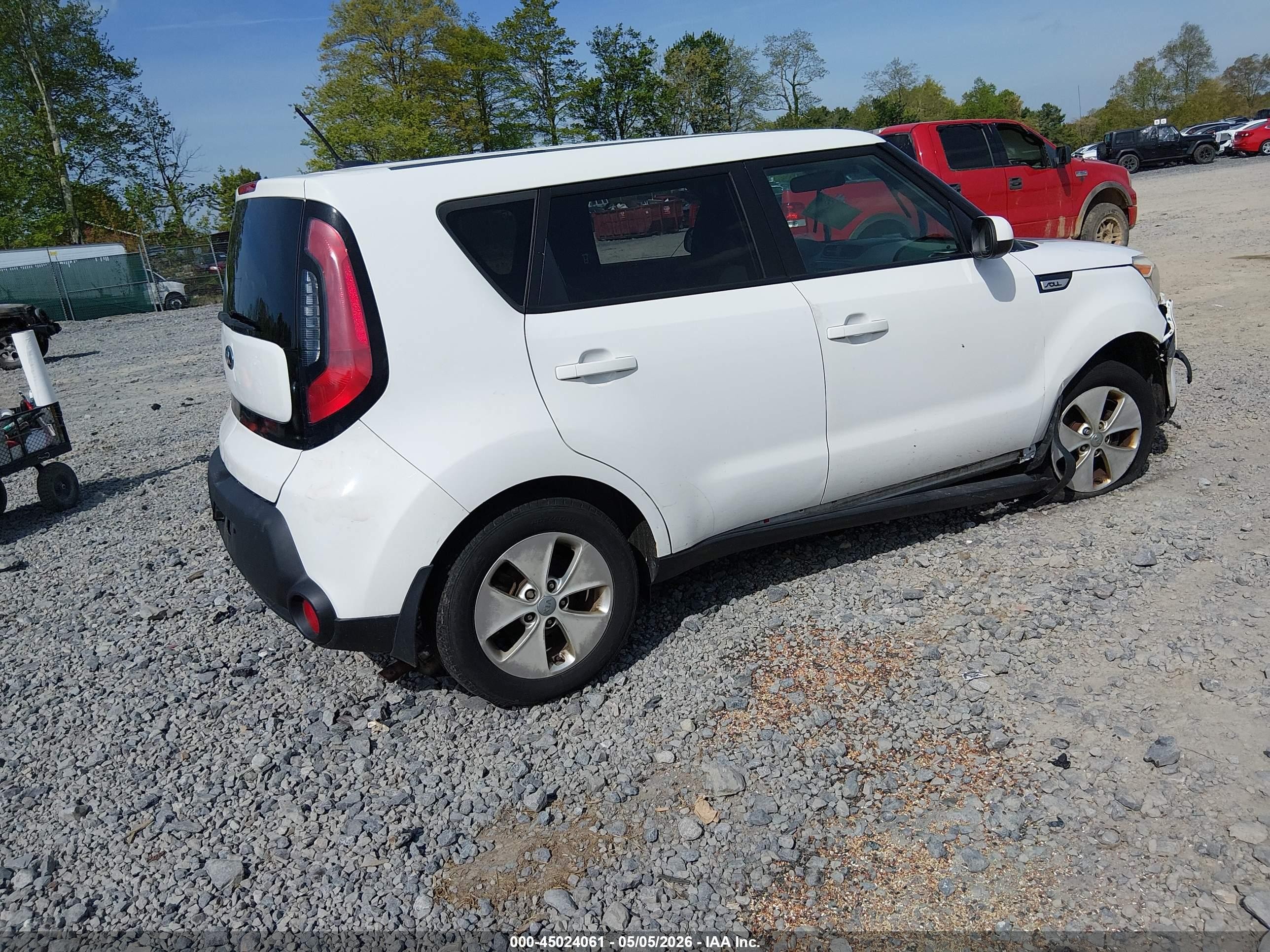 2015 Kia Soul   Белый vin: KNDJN2A27F7174049