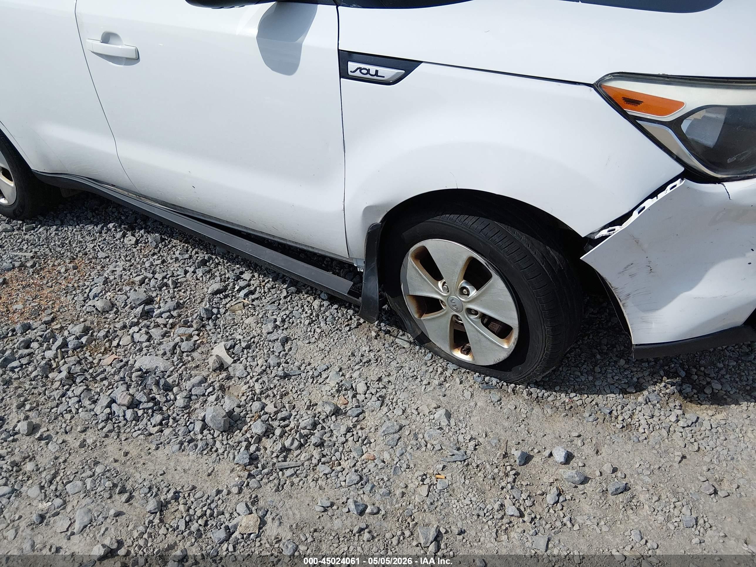 2015 Kia Soul   Белый vin: KNDJN2A27F7174049