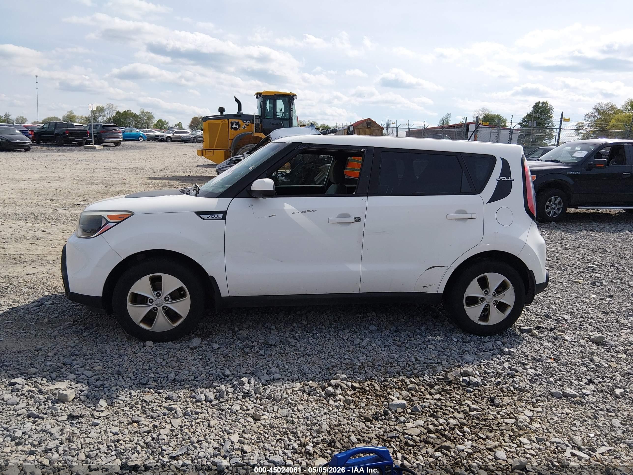 2015 Kia Soul   Белый vin: KNDJN2A27F7174049