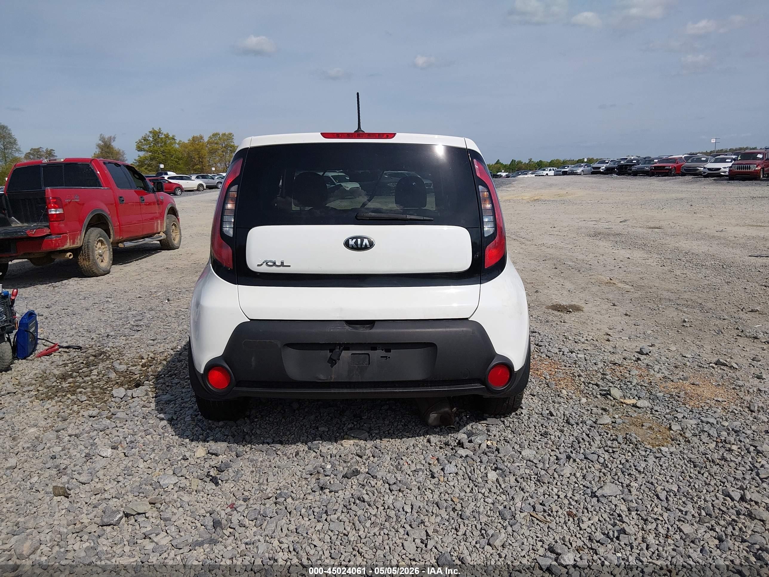 2015 Kia Soul   Белый vin: KNDJN2A27F7174049