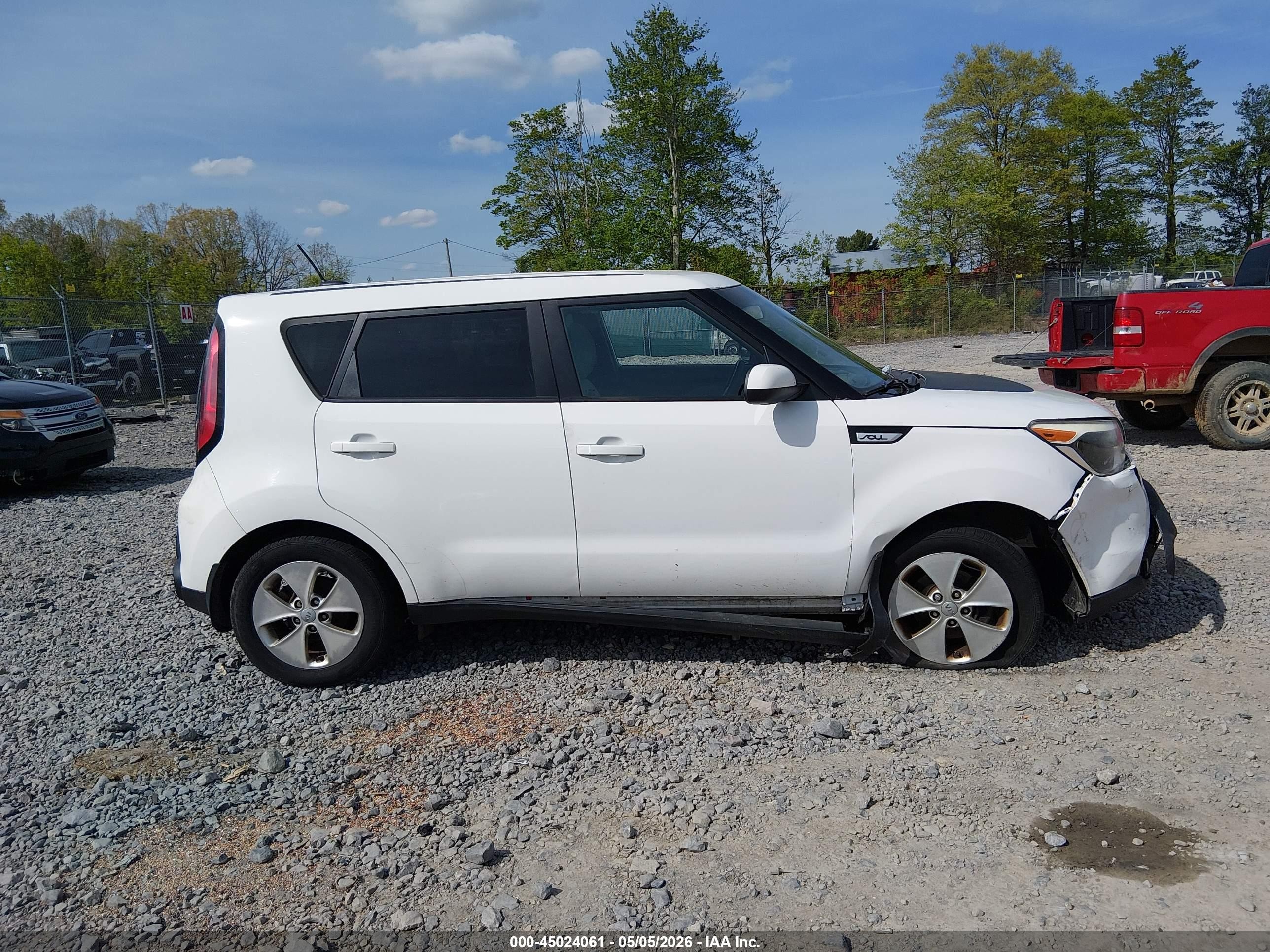 2015 Kia Soul   Белый vin: KNDJN2A27F7174049