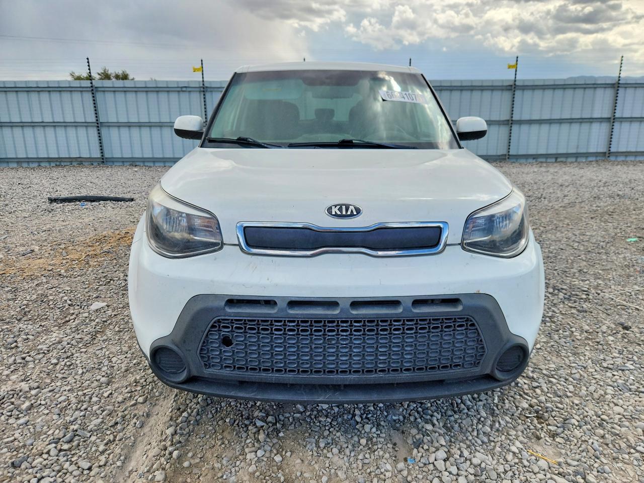2015 Kia Soul Base White vin: KNDJN2A27F7179462