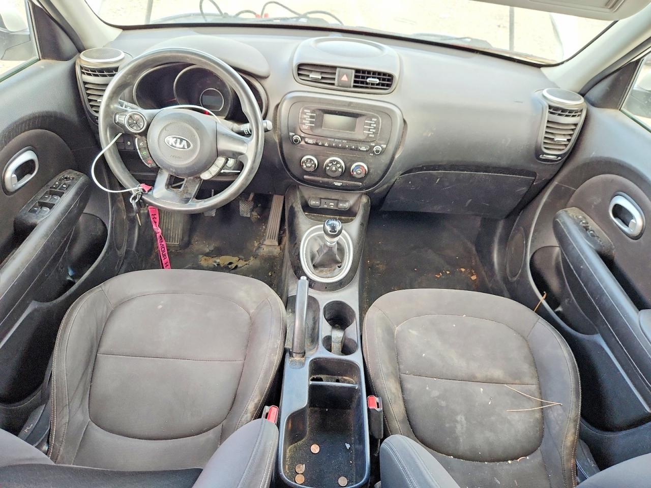 2015 Kia Soul Base White vin: KNDJN2A27F7179462