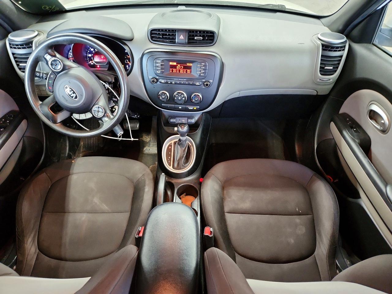 2015 Kia Soul Base White vin: KNDJN2A27F7197265