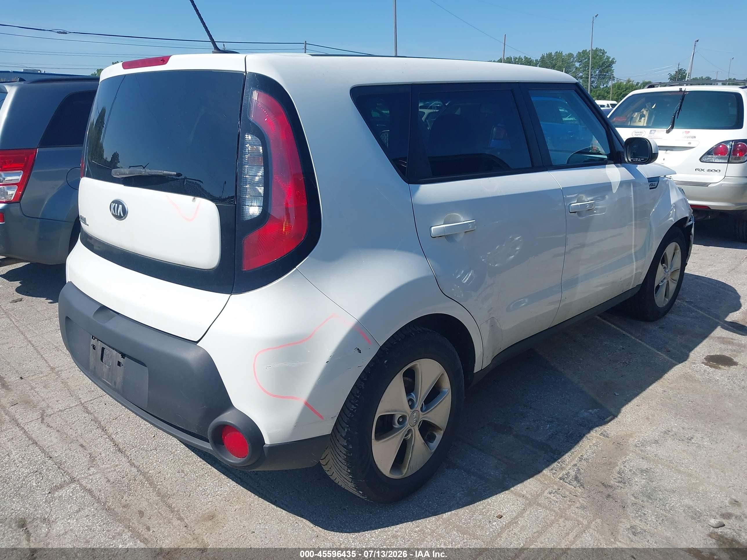 2015 Kia Soul   White vin: KNDJN2A27F7206224