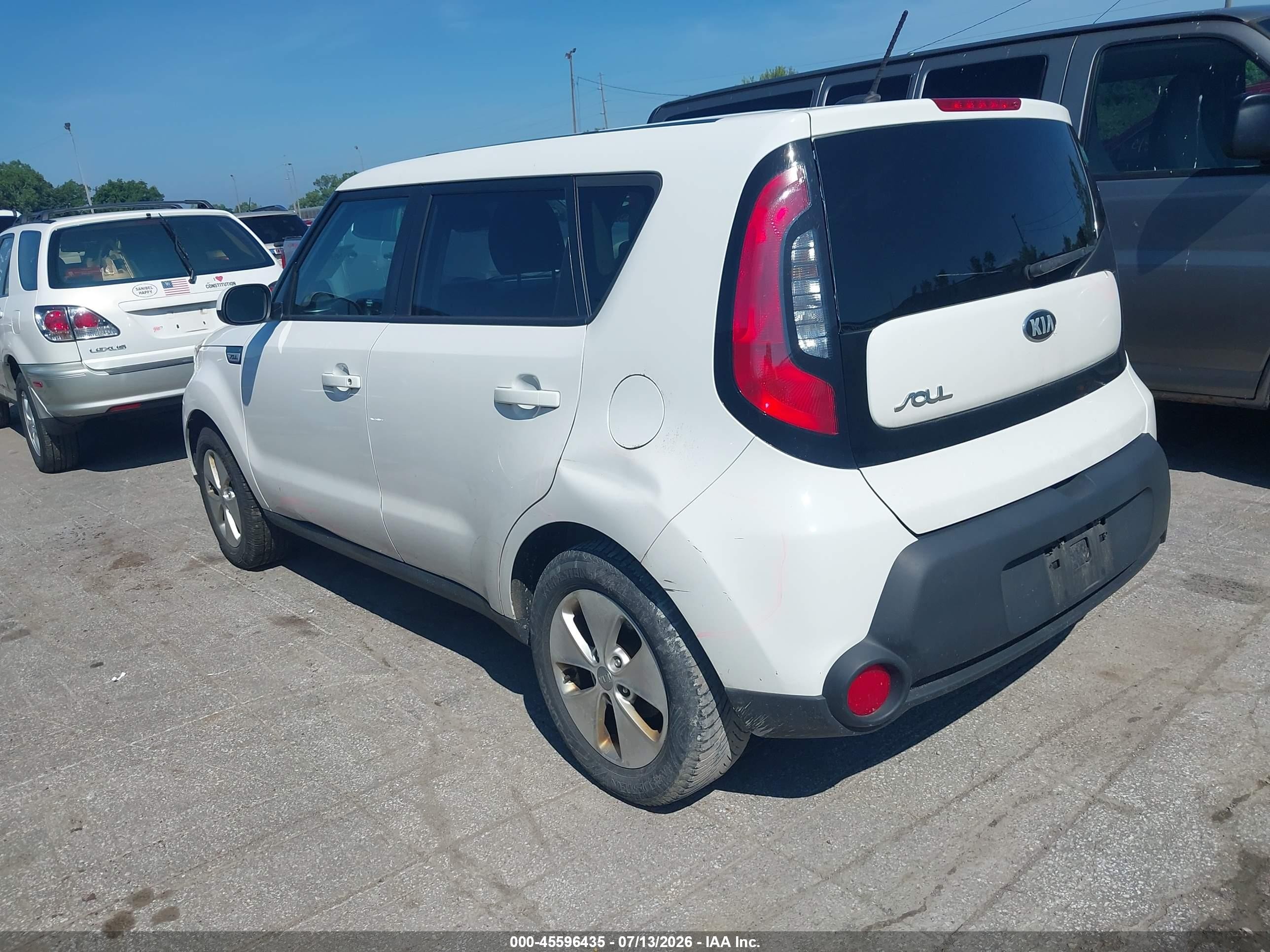 2015 Kia Soul   White vin: KNDJN2A27F7206224