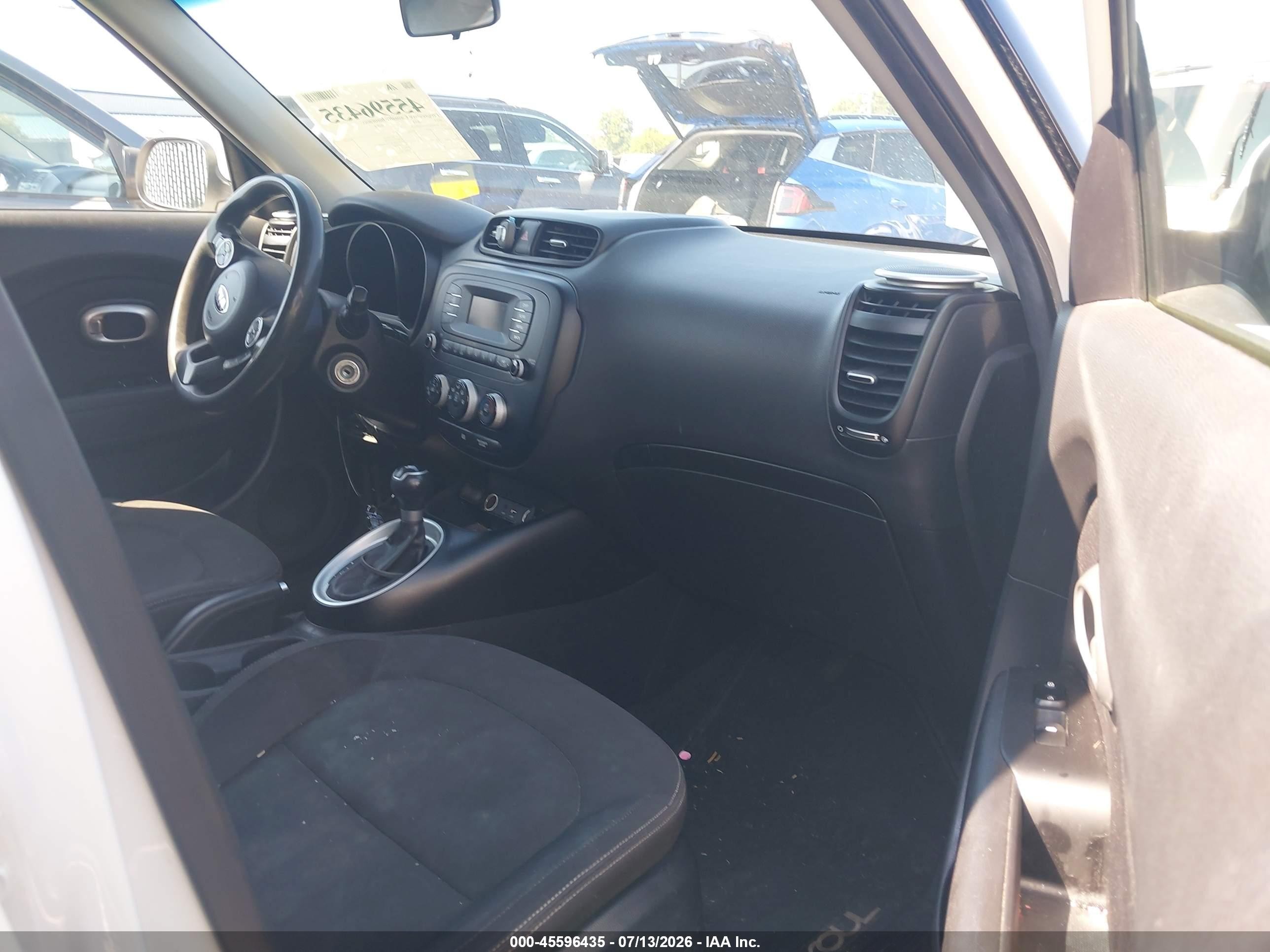 2015 Kia Soul   White vin: KNDJN2A27F7206224