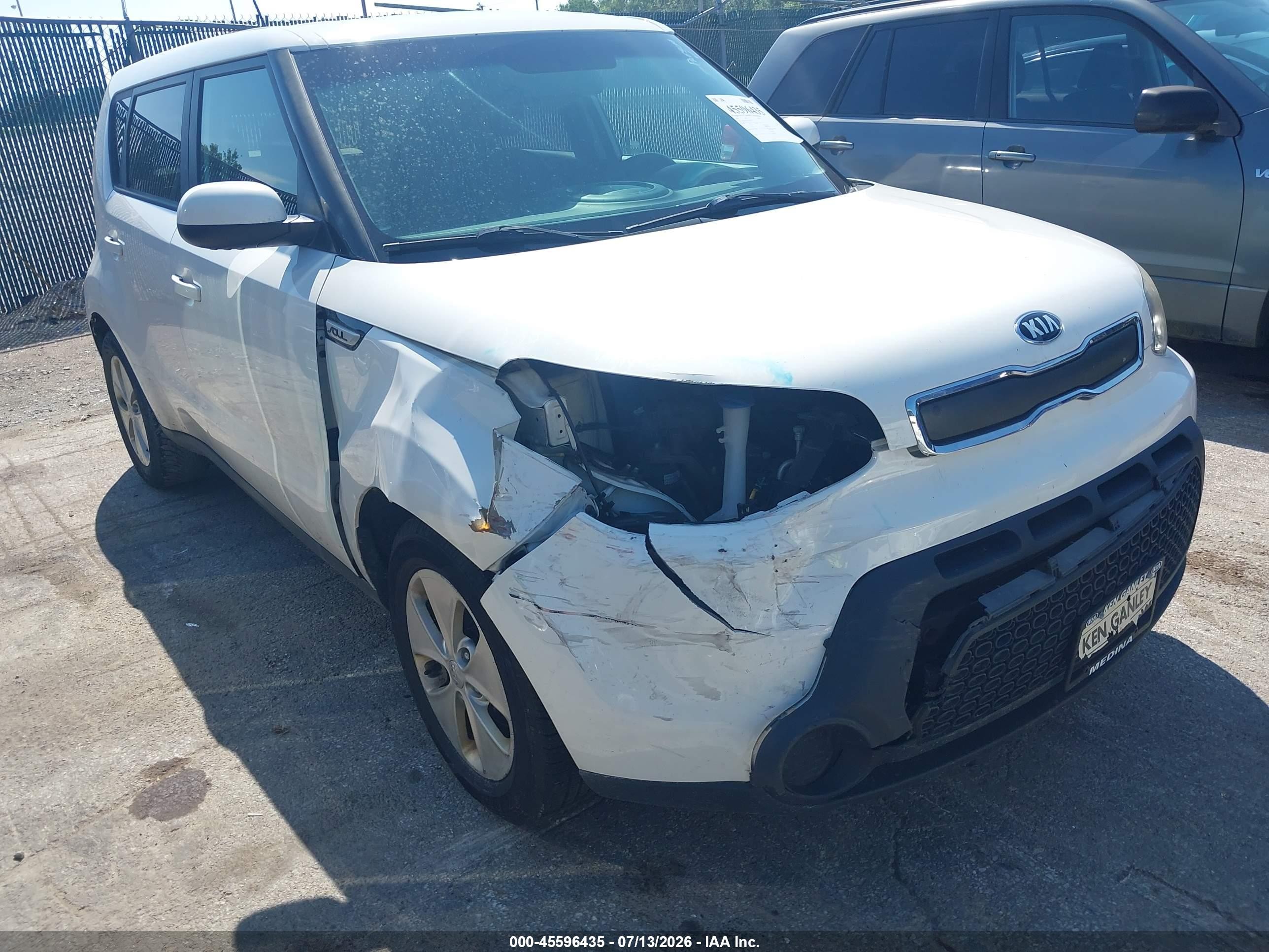 2015 Kia Soul   White vin: KNDJN2A27F7206224