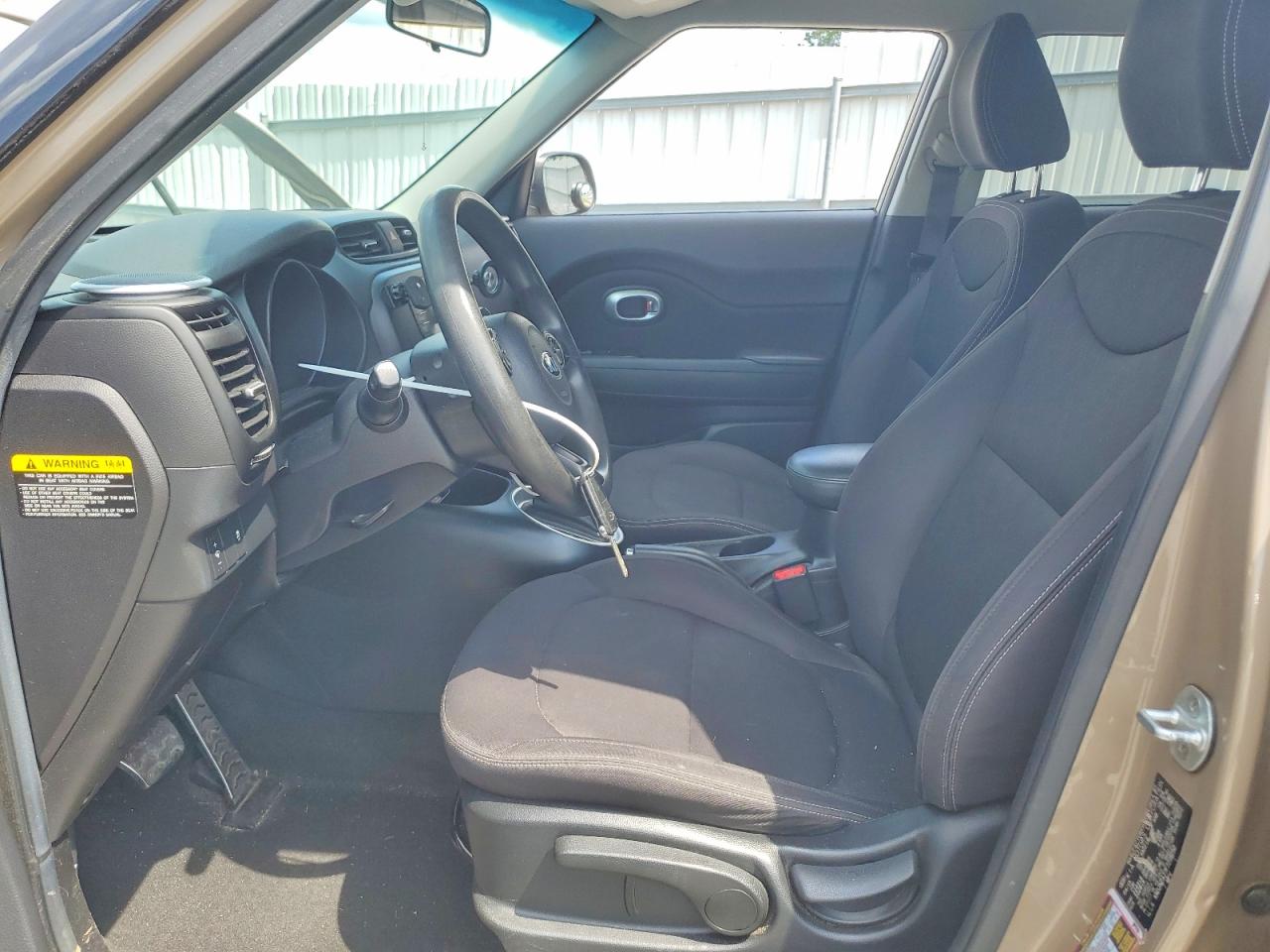 2015 Kia Soul Base Tan vin: KNDJN2A27F7219250