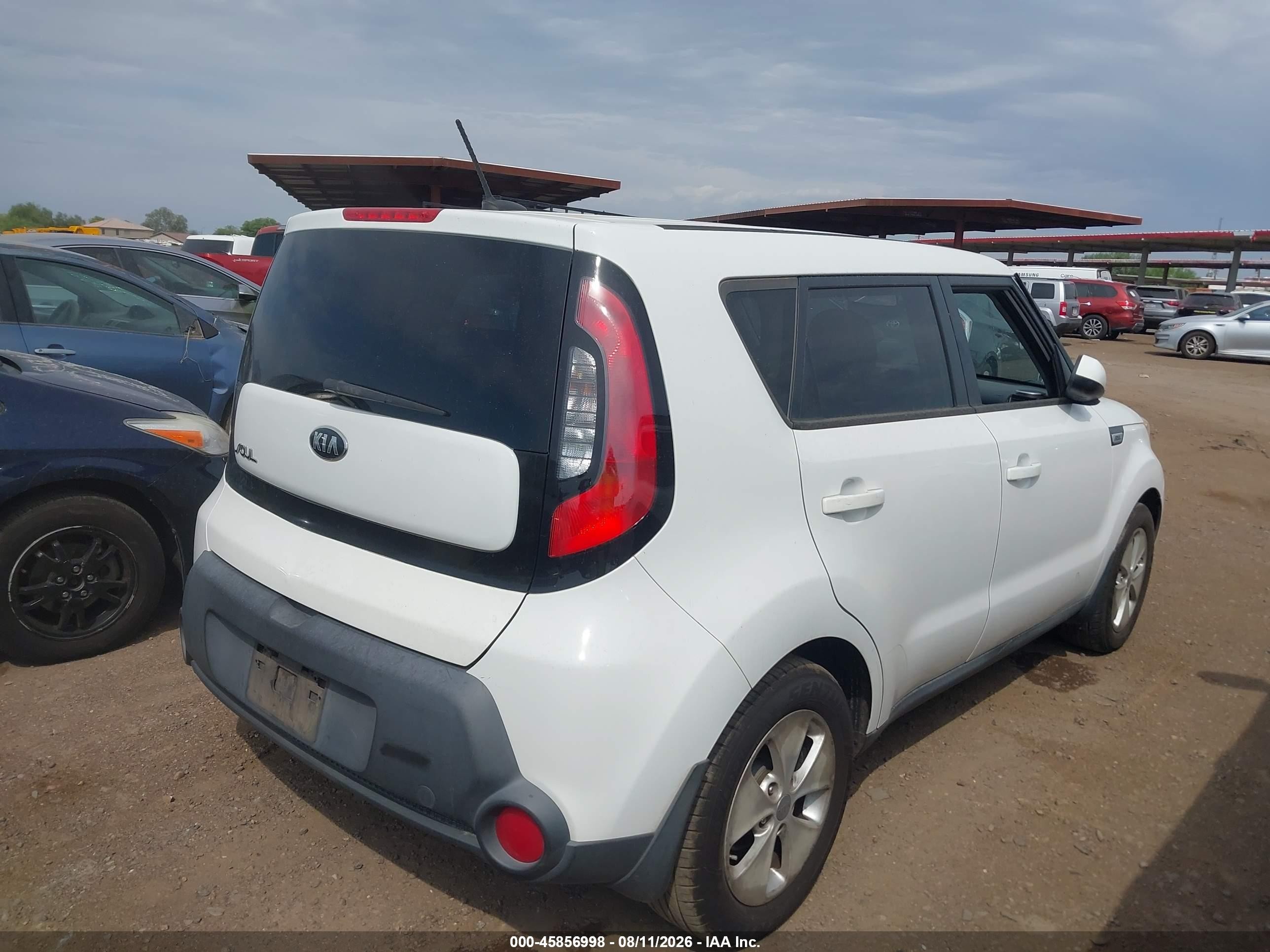 2015 Kia Soul   White vin: KNDJN2A27F7226800